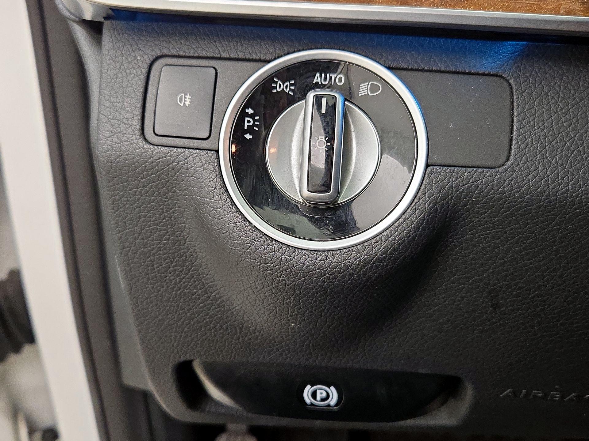 Thumbnail: 2015 Mercedes-Benz E-Class - 13