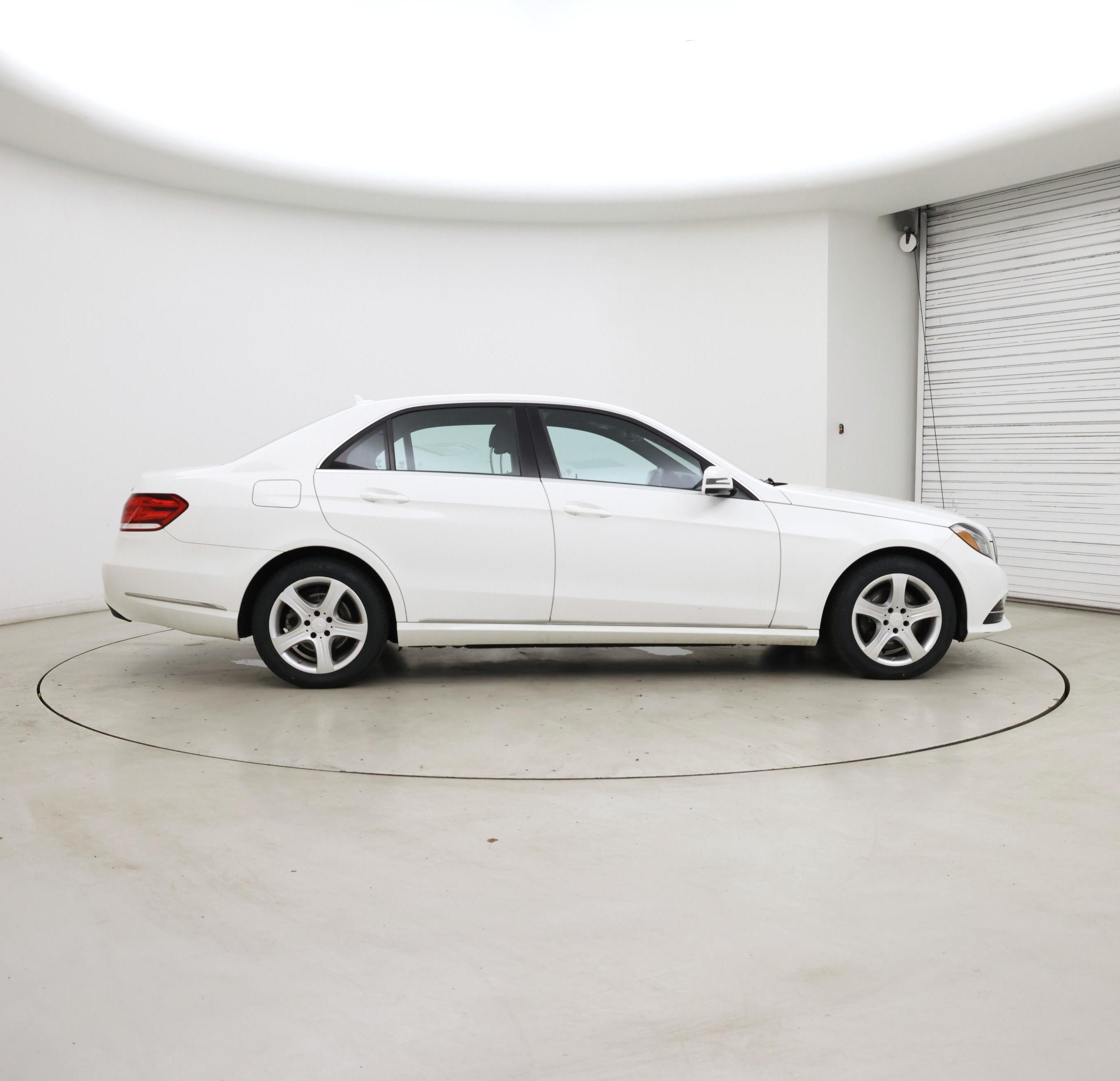 Thumbnail: 2015 Mercedes-Benz E-Class - 7