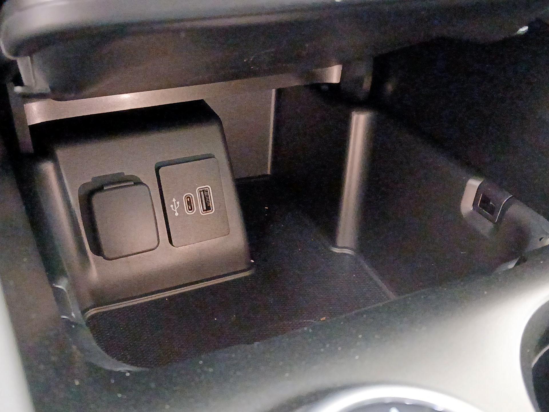 Thumbnail: 2025 Ford Explorer - 19