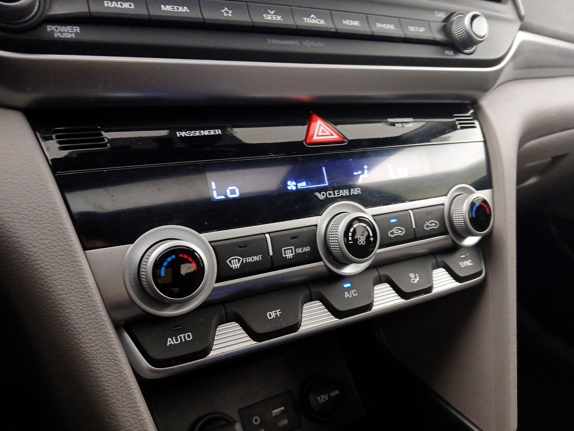 Thumbnail: 2020 Hyundai Elantra - 16