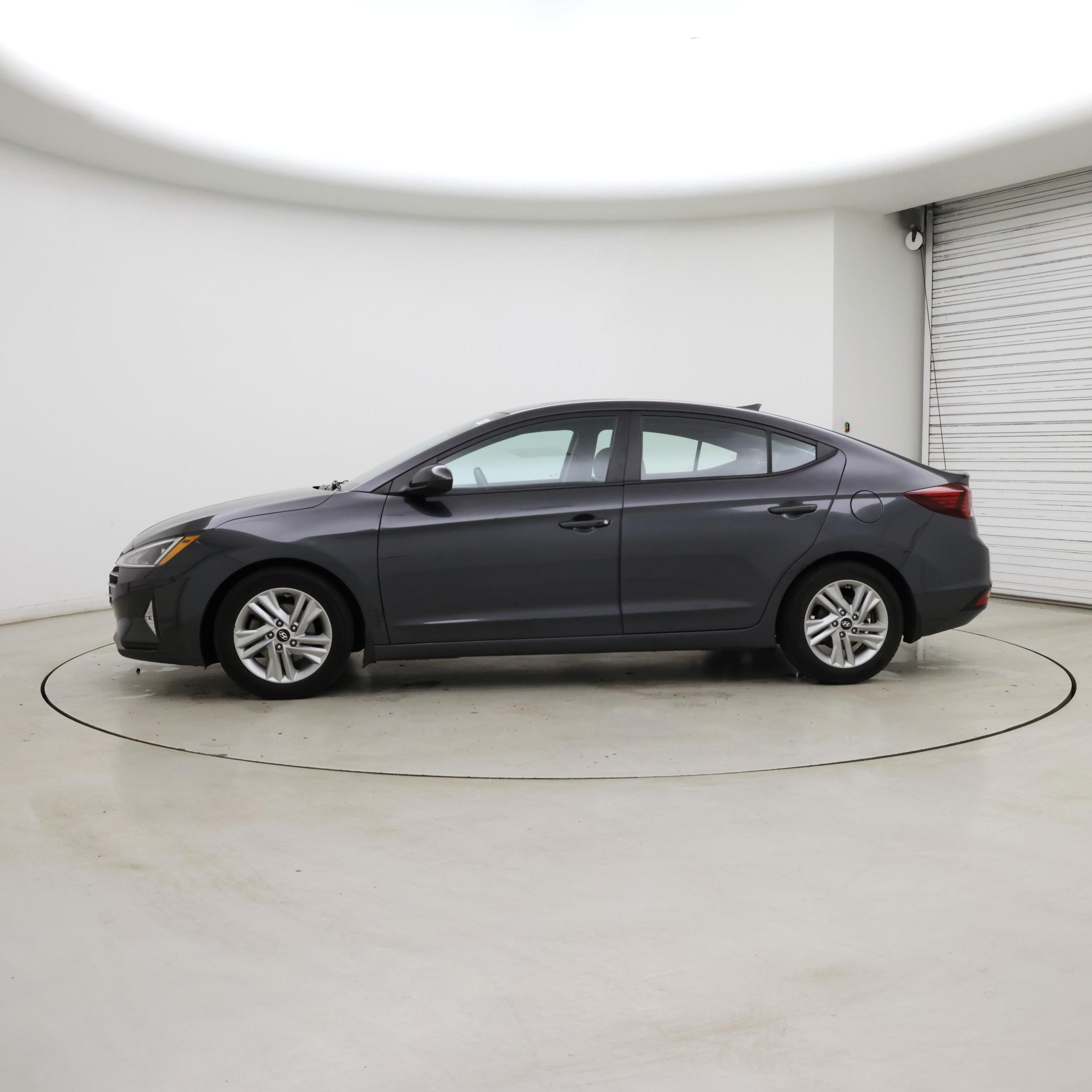 Thumbnail: 2020 Hyundai Elantra - 3