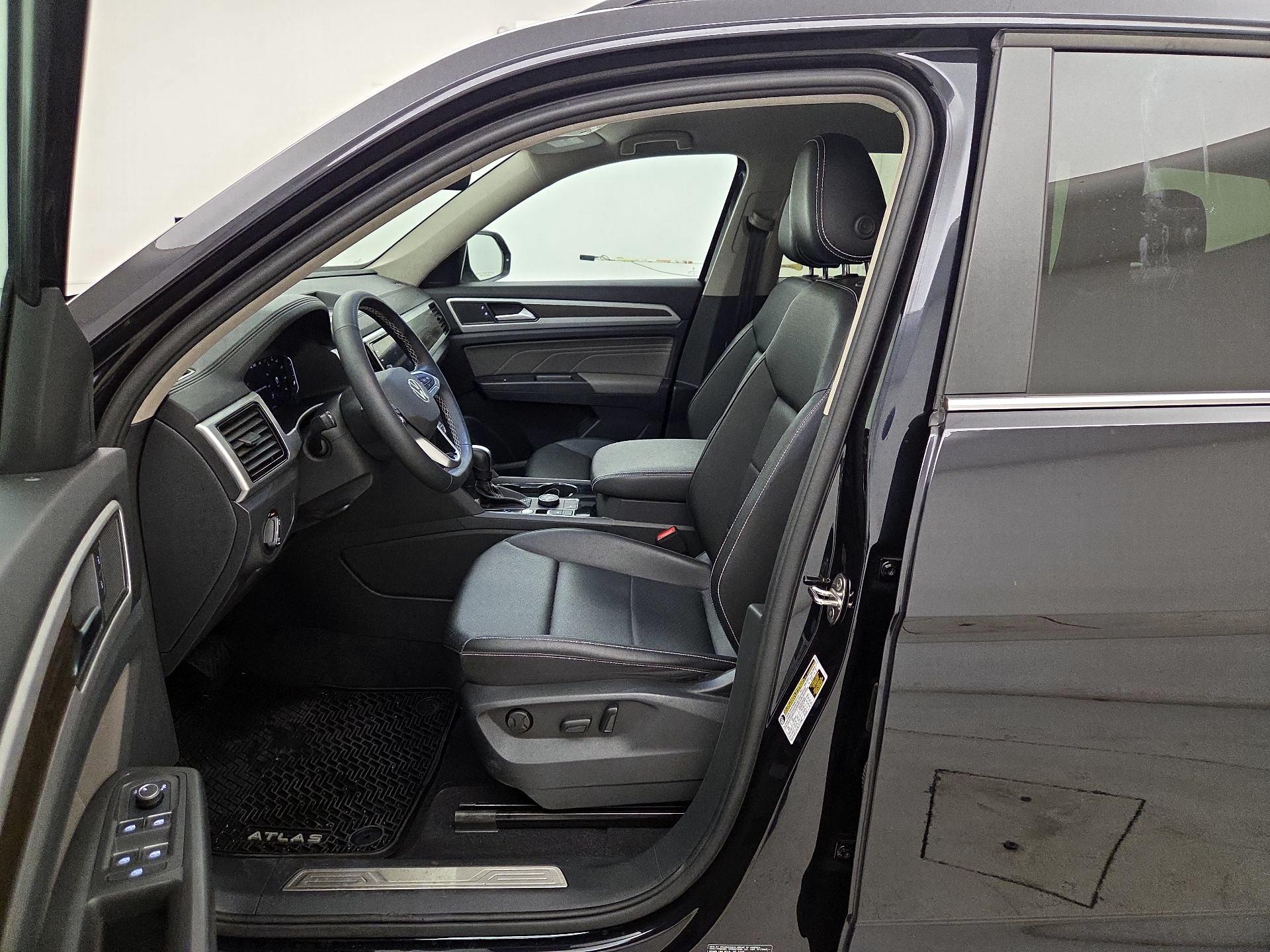 Thumbnail: 2022 Volkswagen Atlas - 11