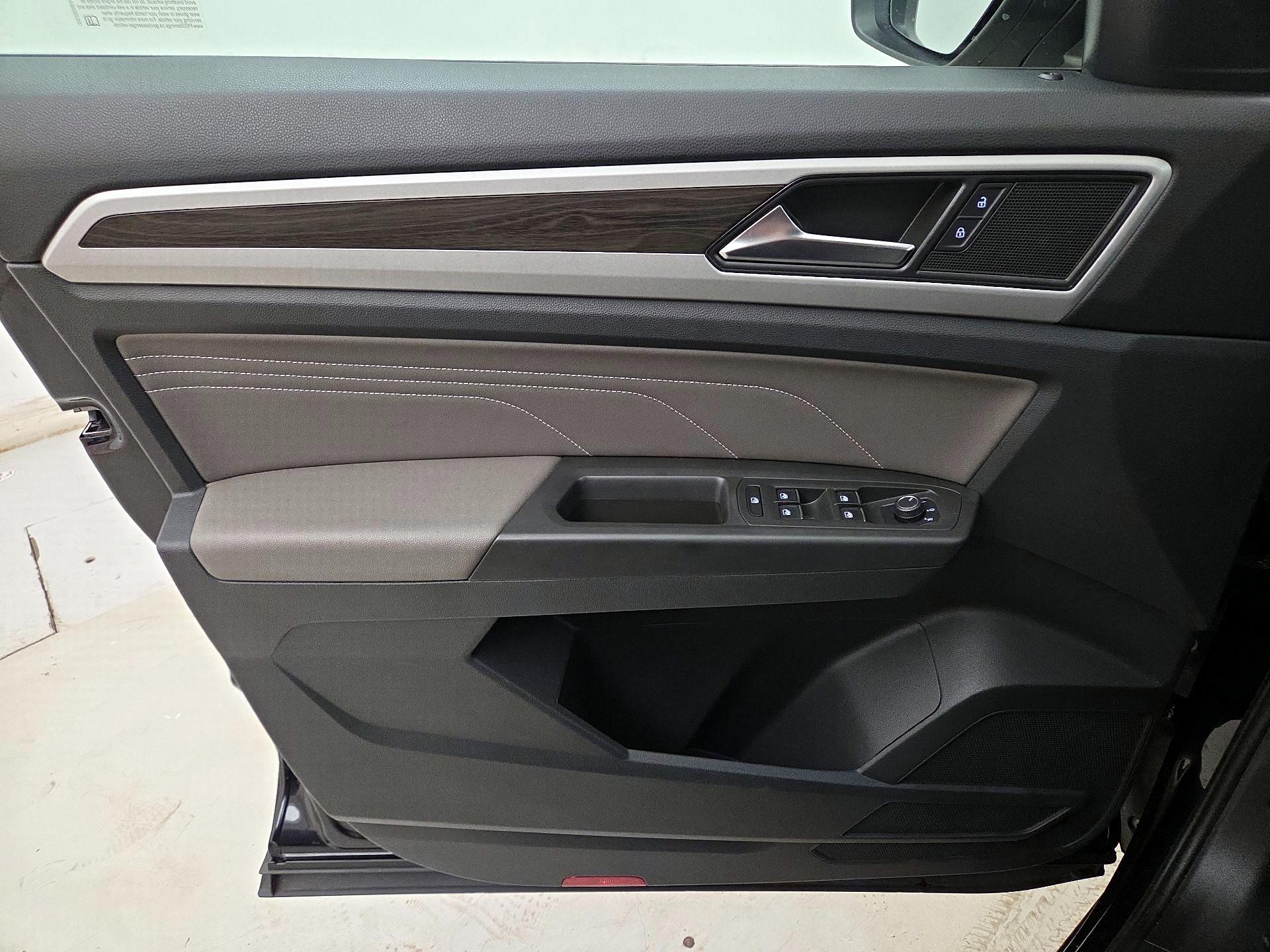 Thumbnail: 2022 Volkswagen Atlas - 12