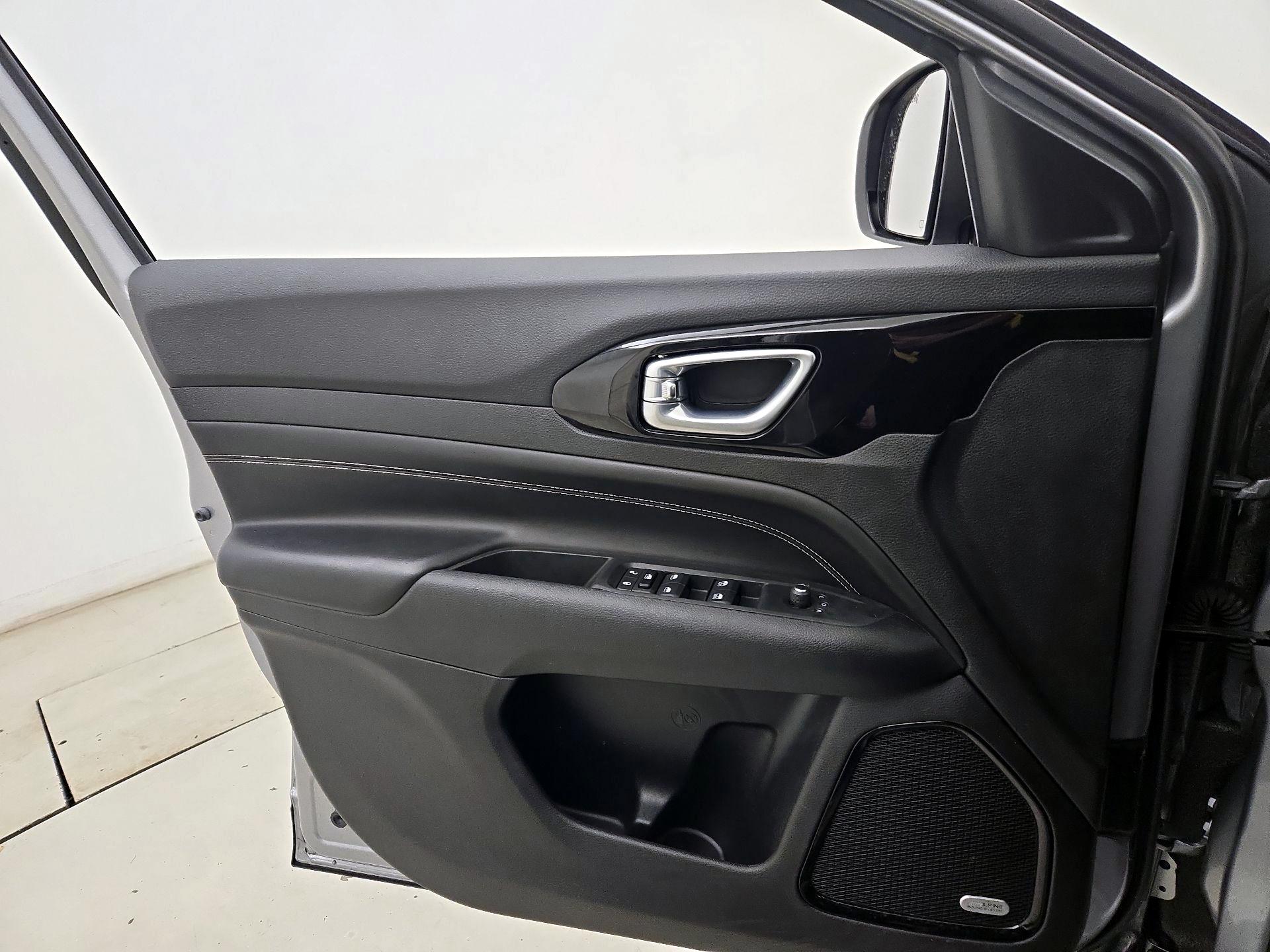 Thumbnail: 2022 Jeep Compass - 12