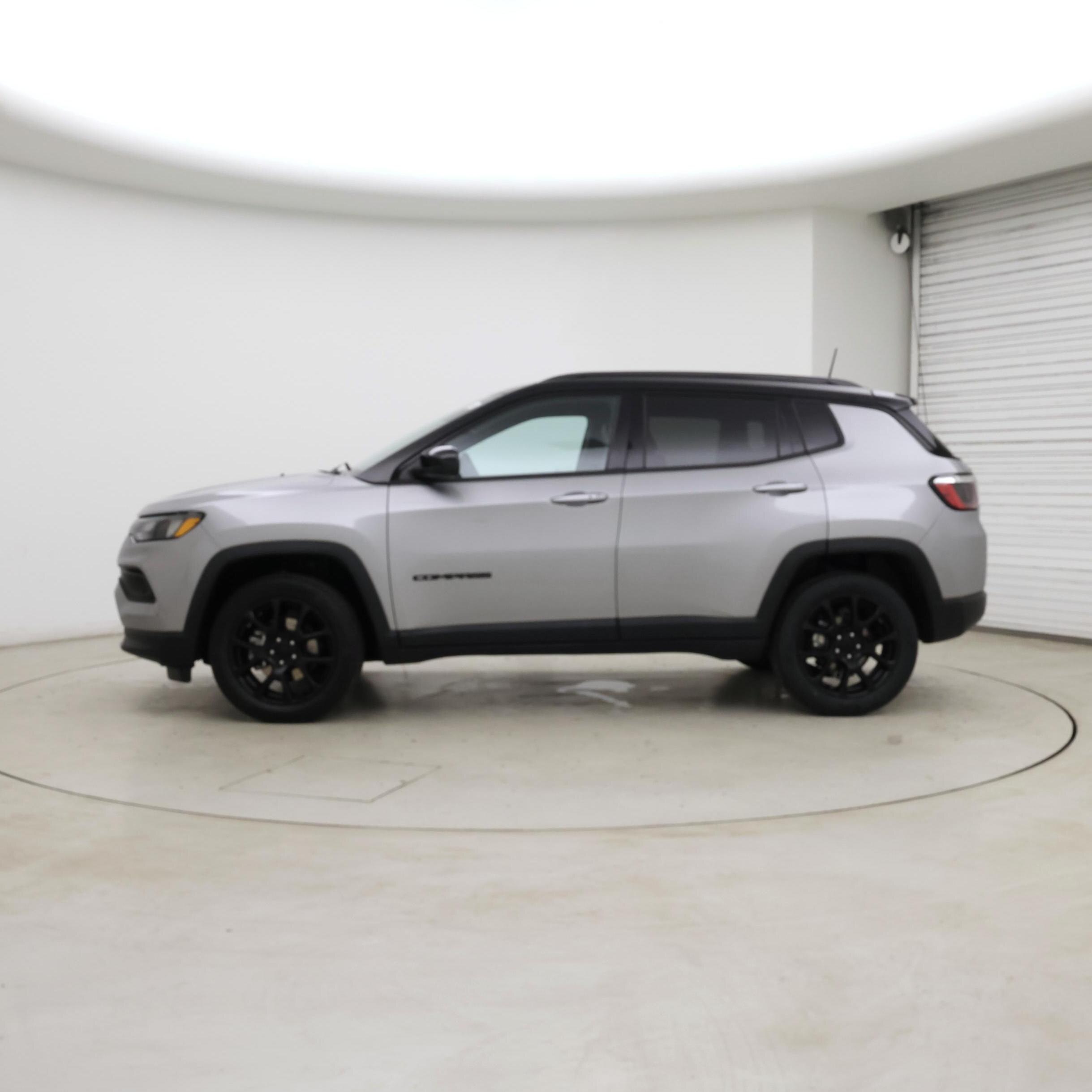 Thumbnail: 2022 Jeep Compass - 3
