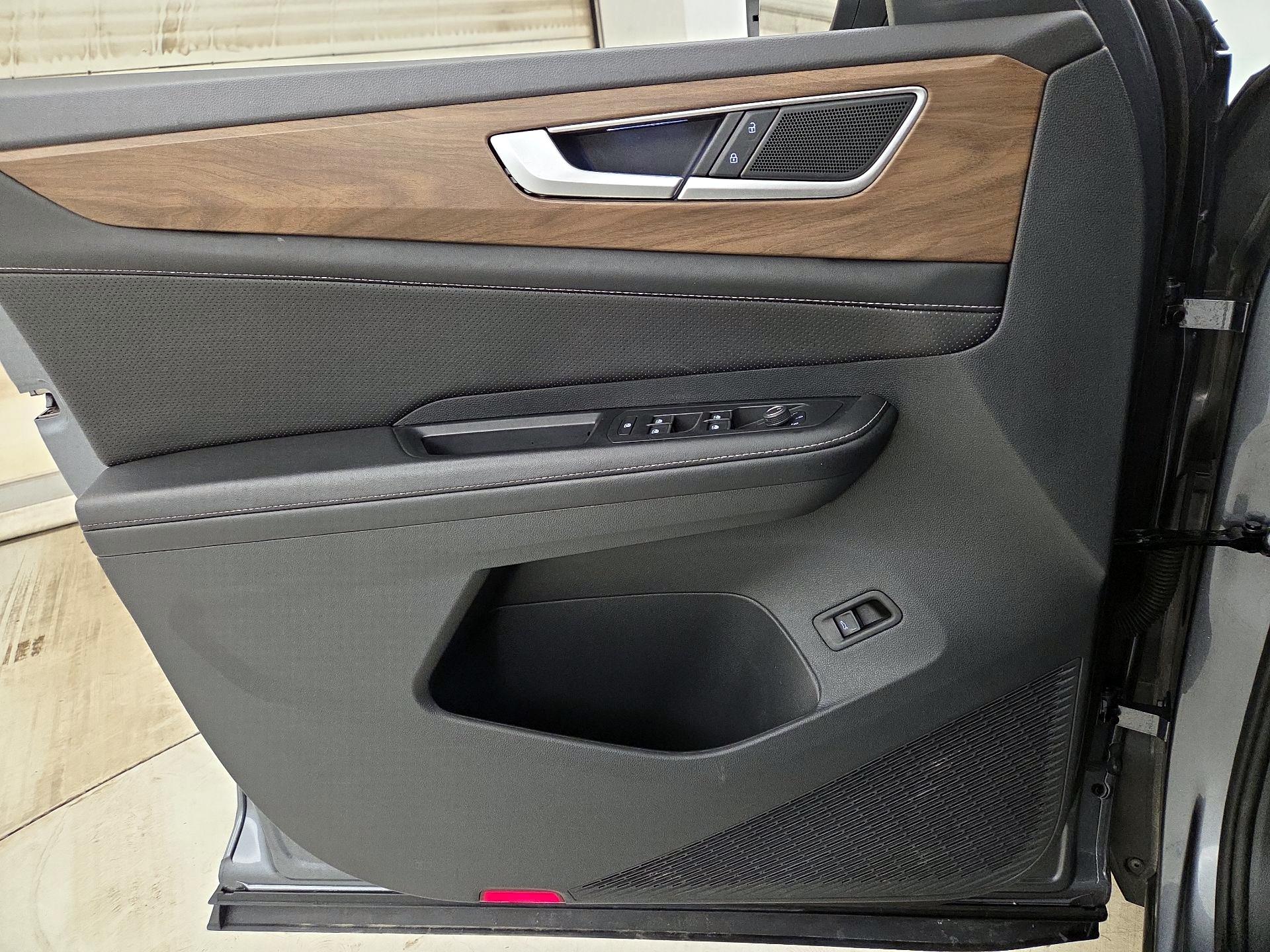 Thumbnail: 2024 Volkswagen Atlas - 12