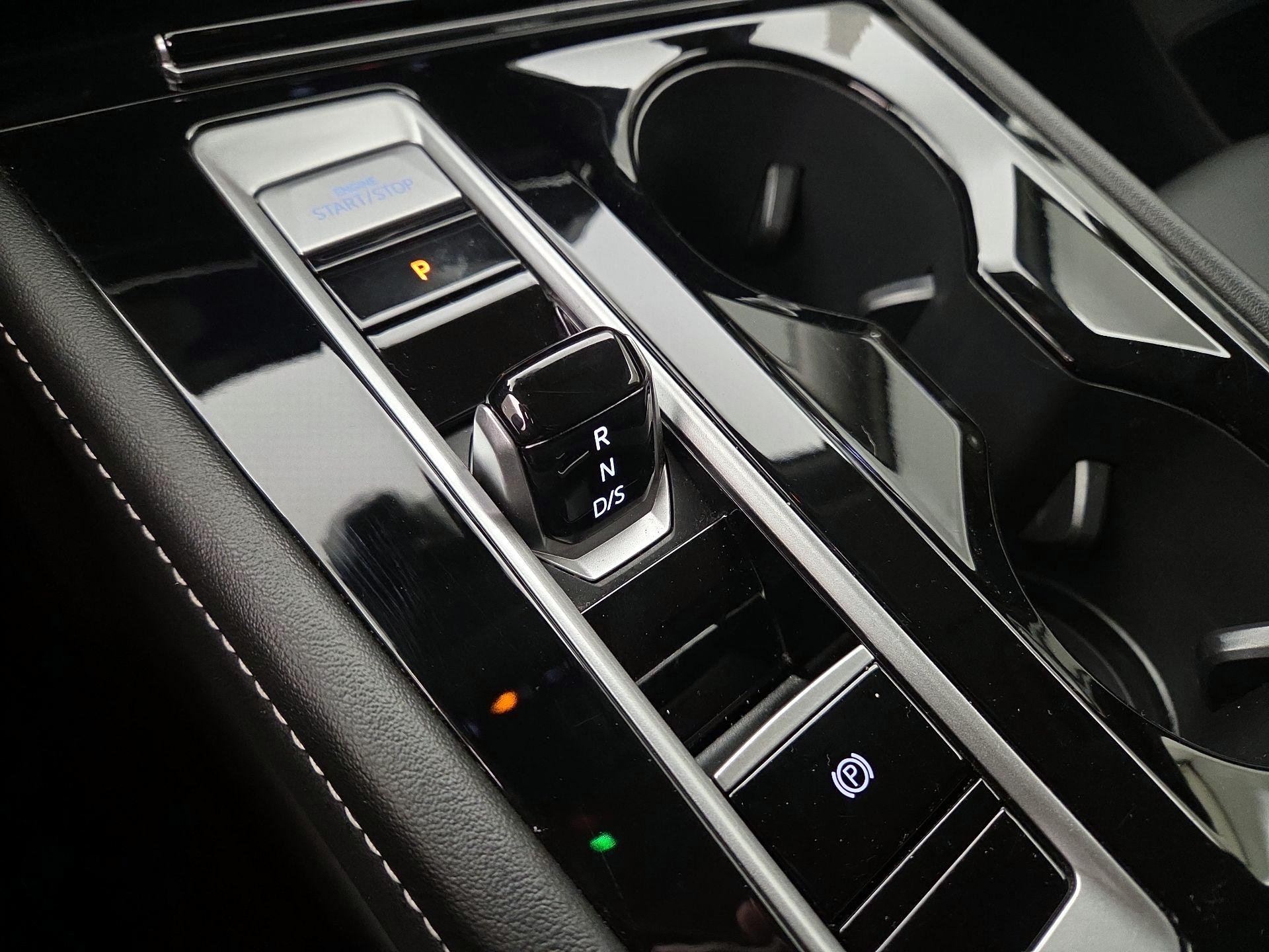 Thumbnail: 2024 Volkswagen Atlas - 17