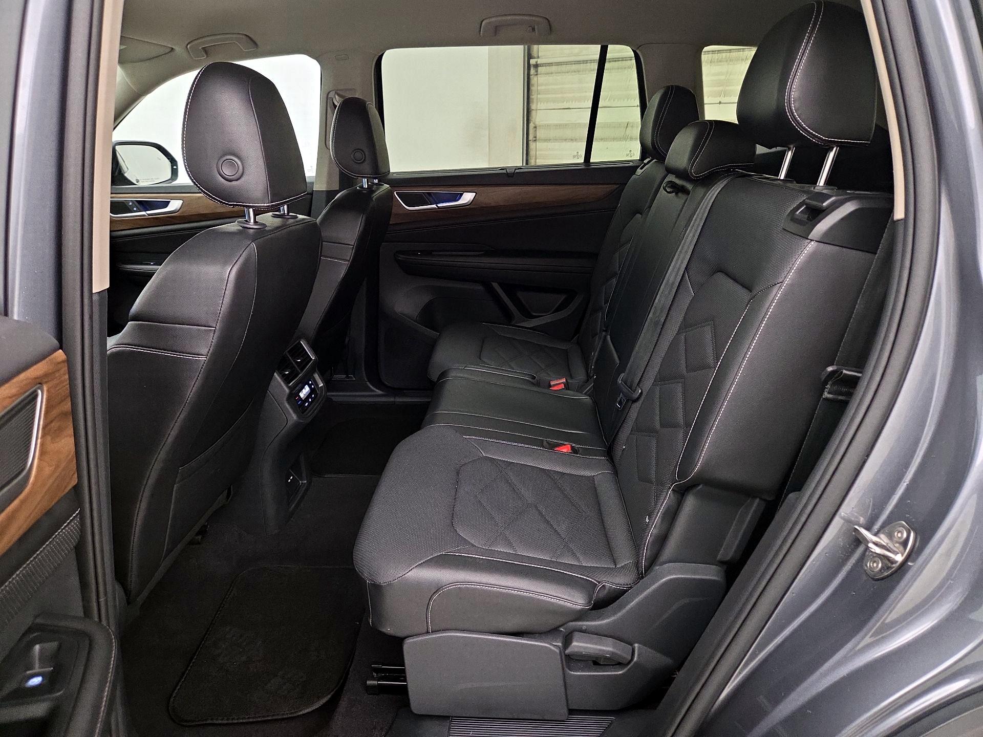 Thumbnail: 2024 Volkswagen Atlas - 19