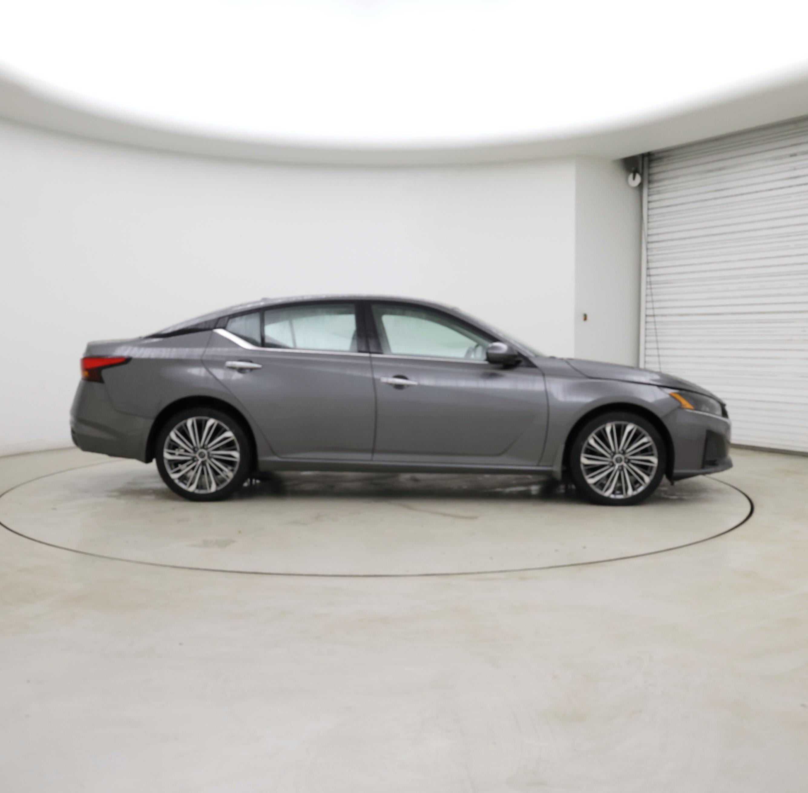 Thumbnail: 2023 Nissan Altima - 7