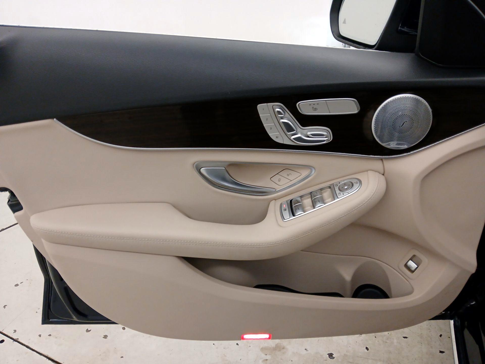 Thumbnail: 2020 Mercedes-Benz C-Class - 12