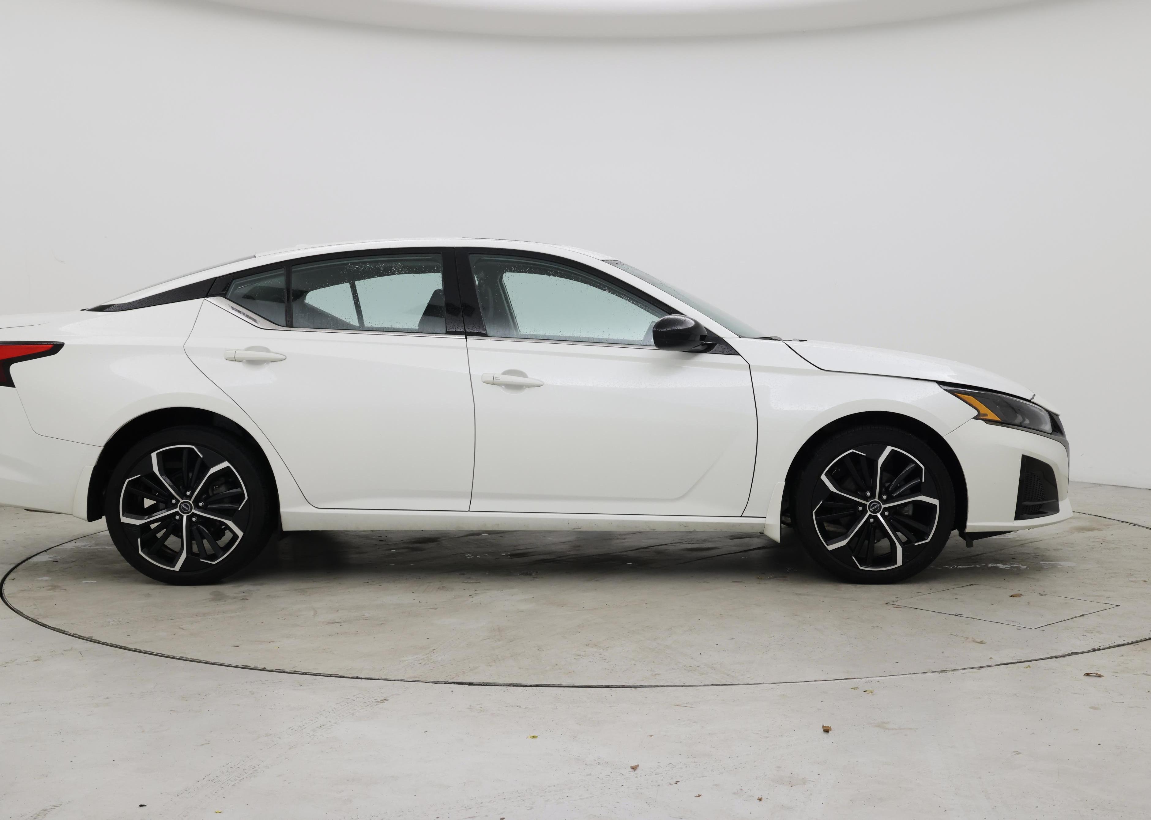 Thumbnail: 2023 Nissan Altima - 7