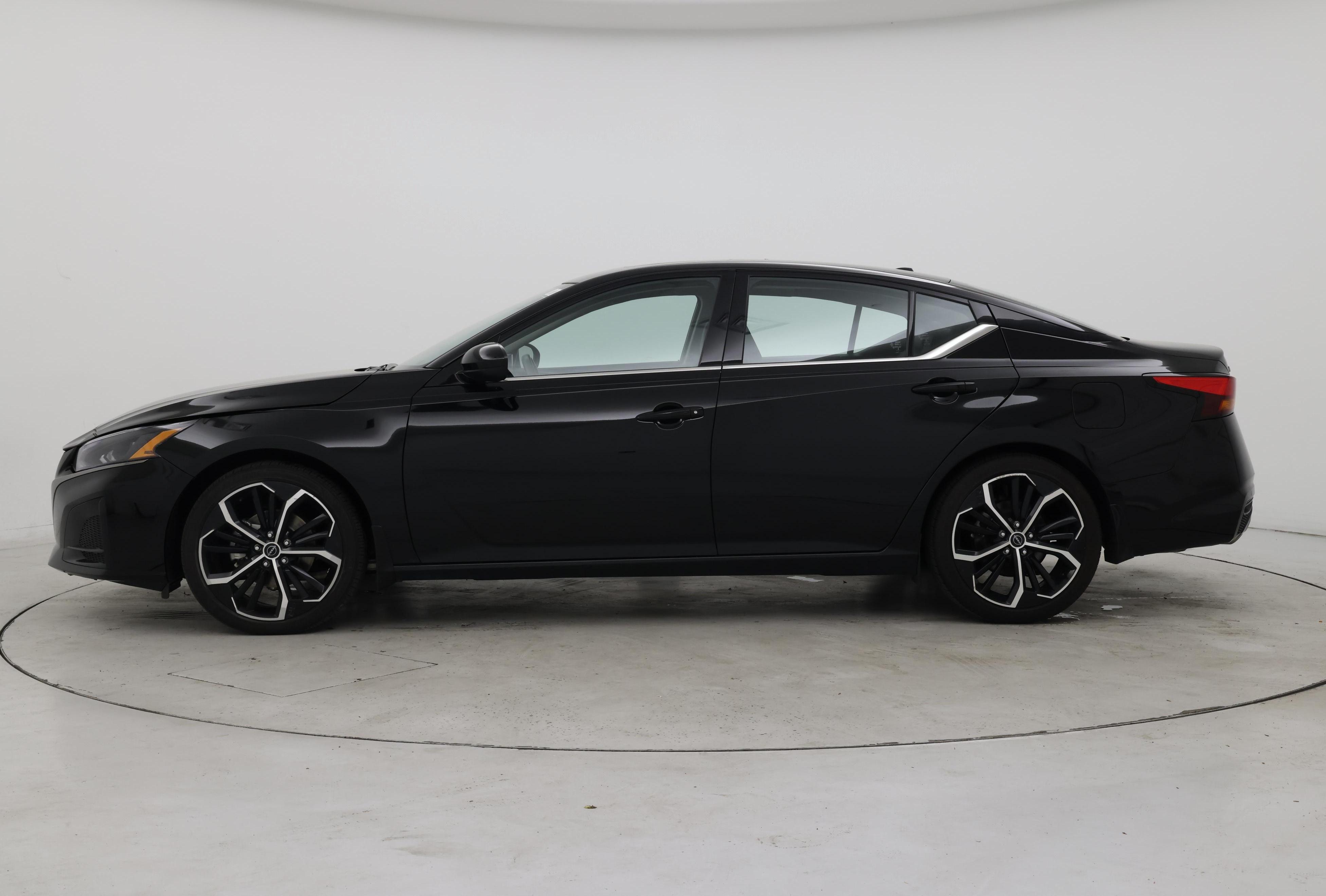 Thumbnail: 2024 Nissan Altima - 3