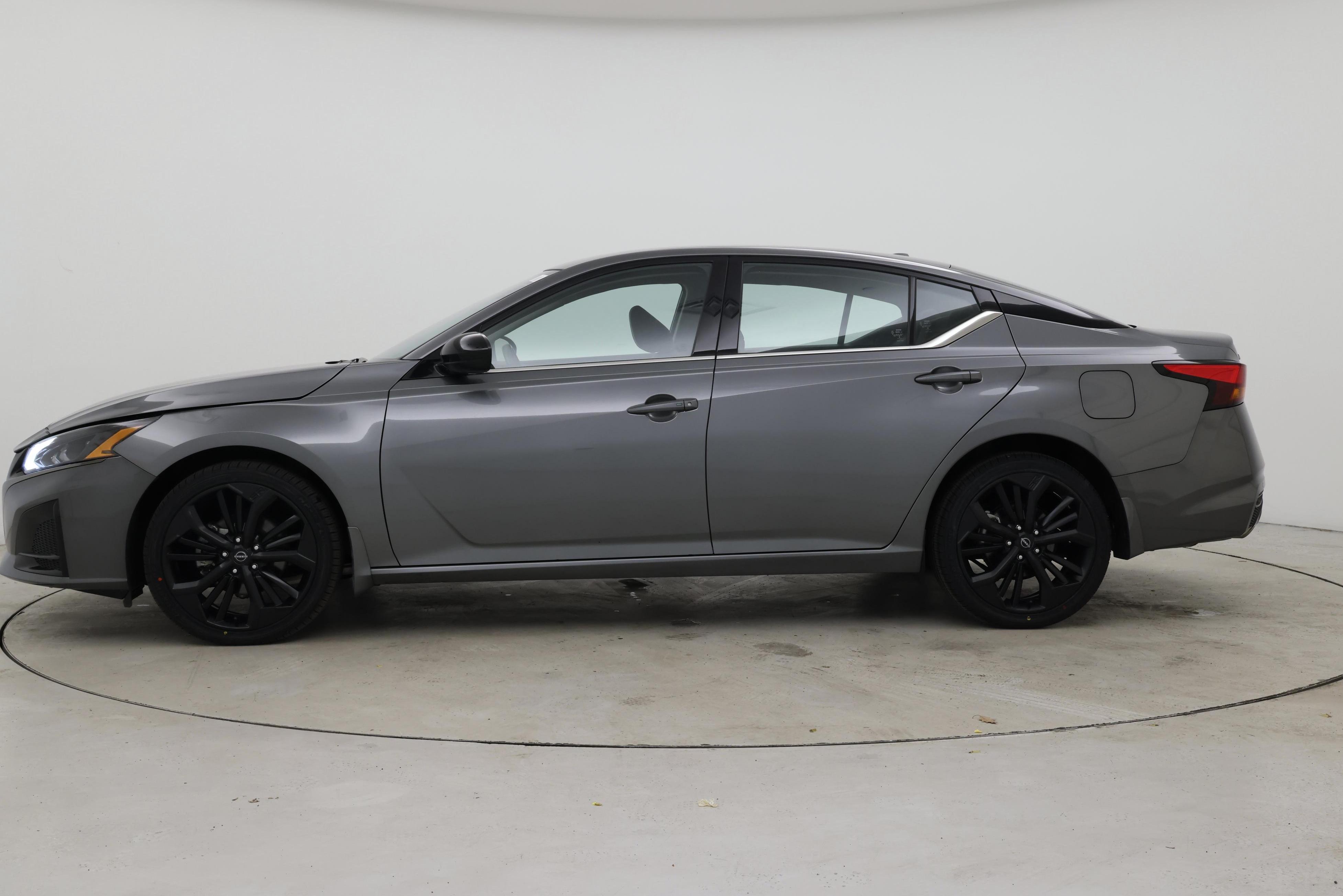 Thumbnail: 2023 Nissan Altima - 3