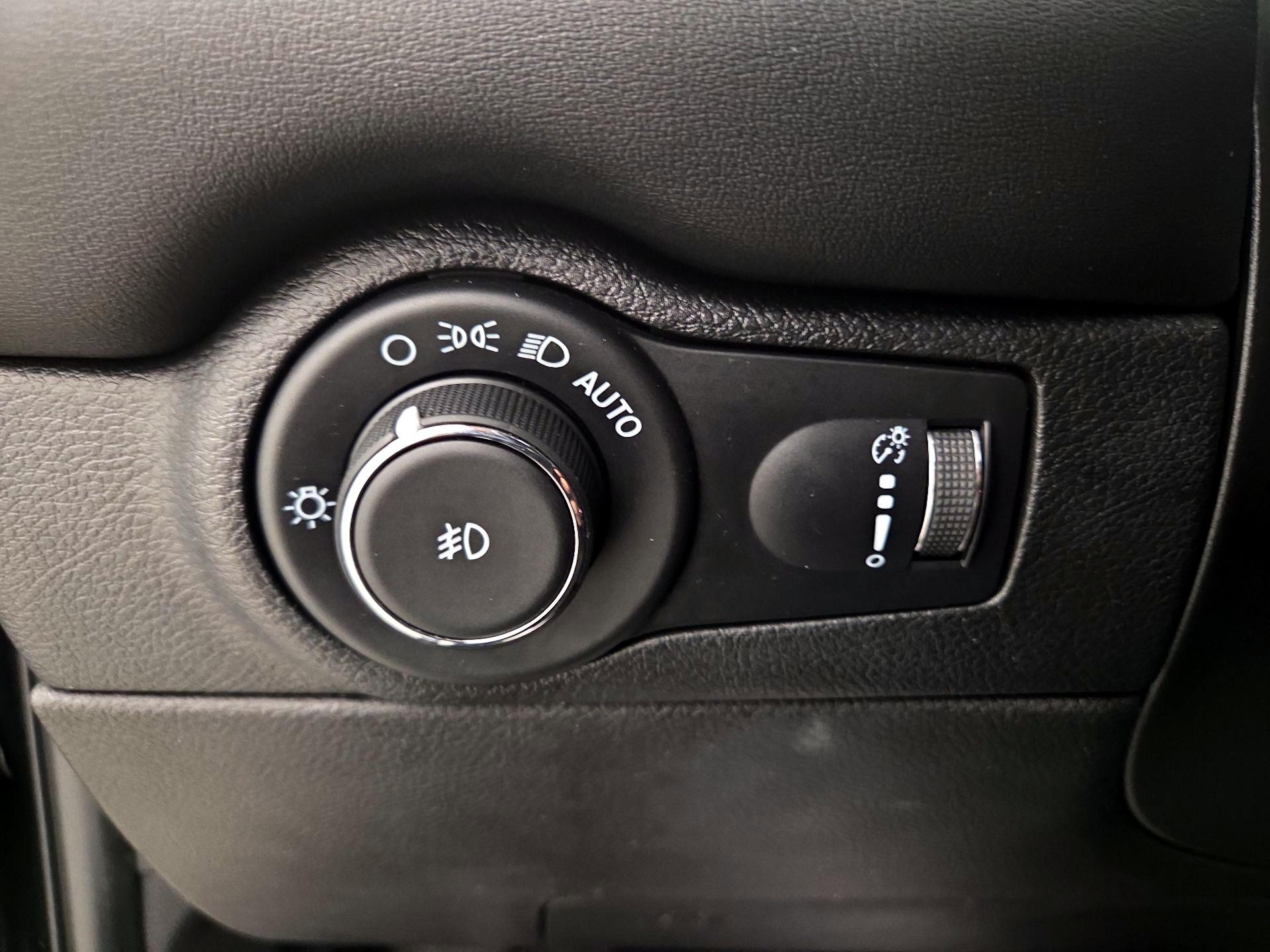 Thumbnail: 2022 Dodge Durango - 13