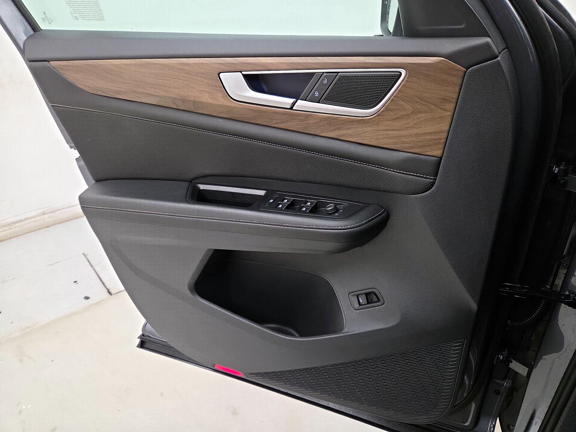 Thumbnail: 2024 Volkswagen Atlas - 12