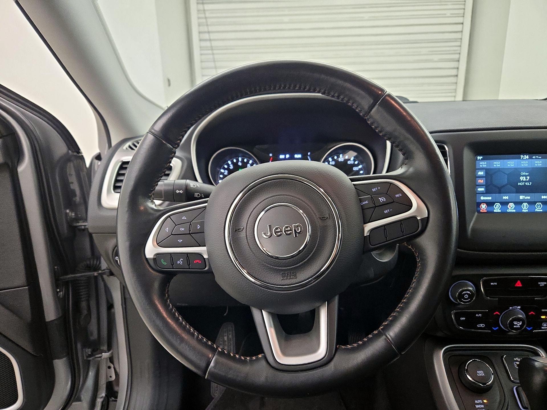 Thumbnail: 2020 Jeep Compass - 10