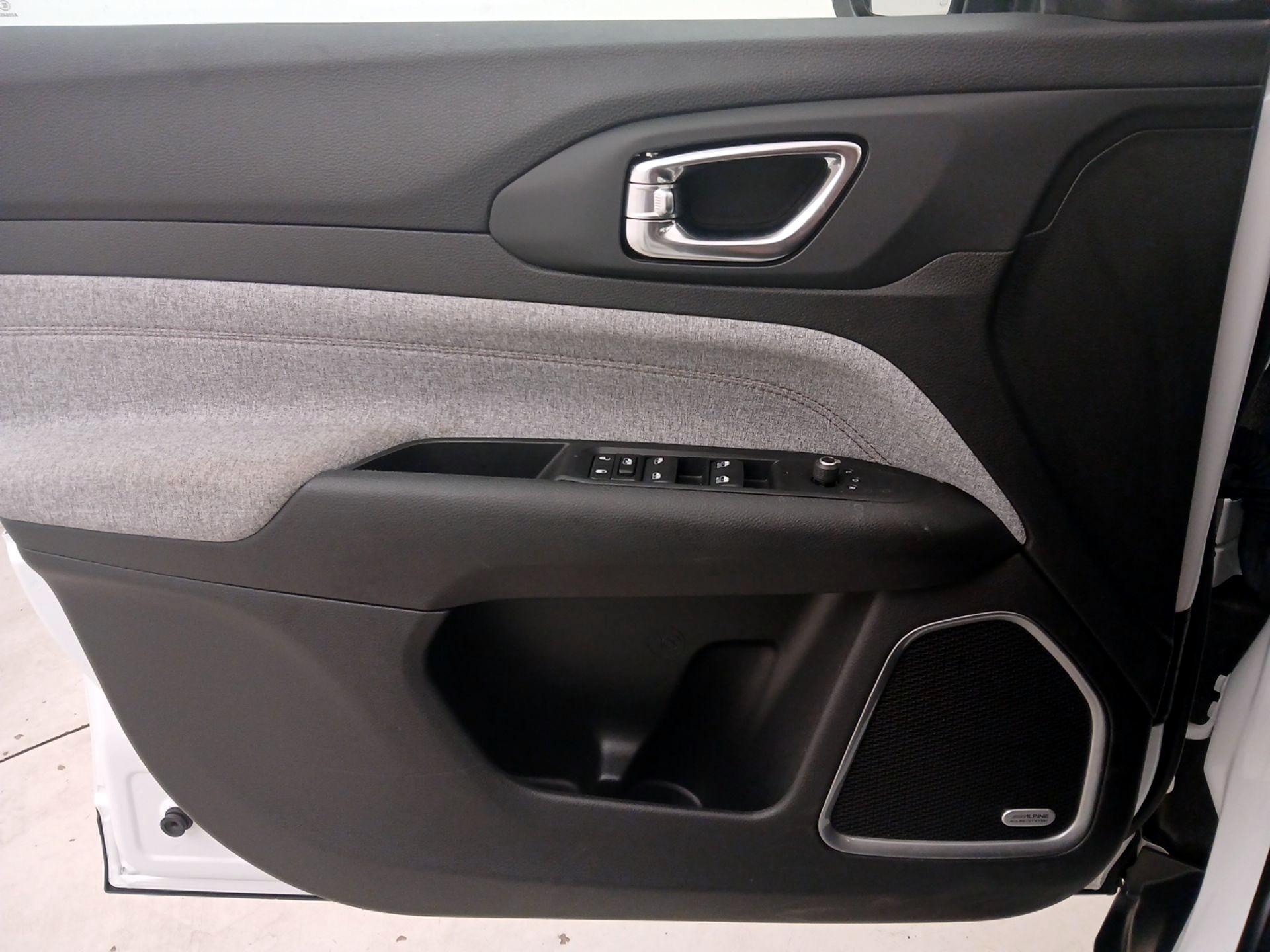 Thumbnail: 2022 Jeep Compass - 12