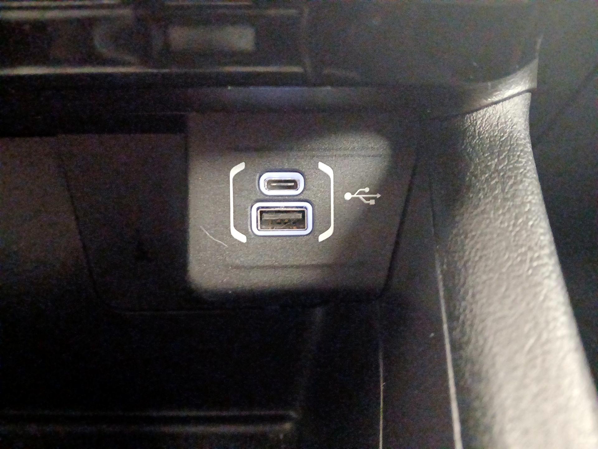 Thumbnail: 2022 Jeep Compass - 18