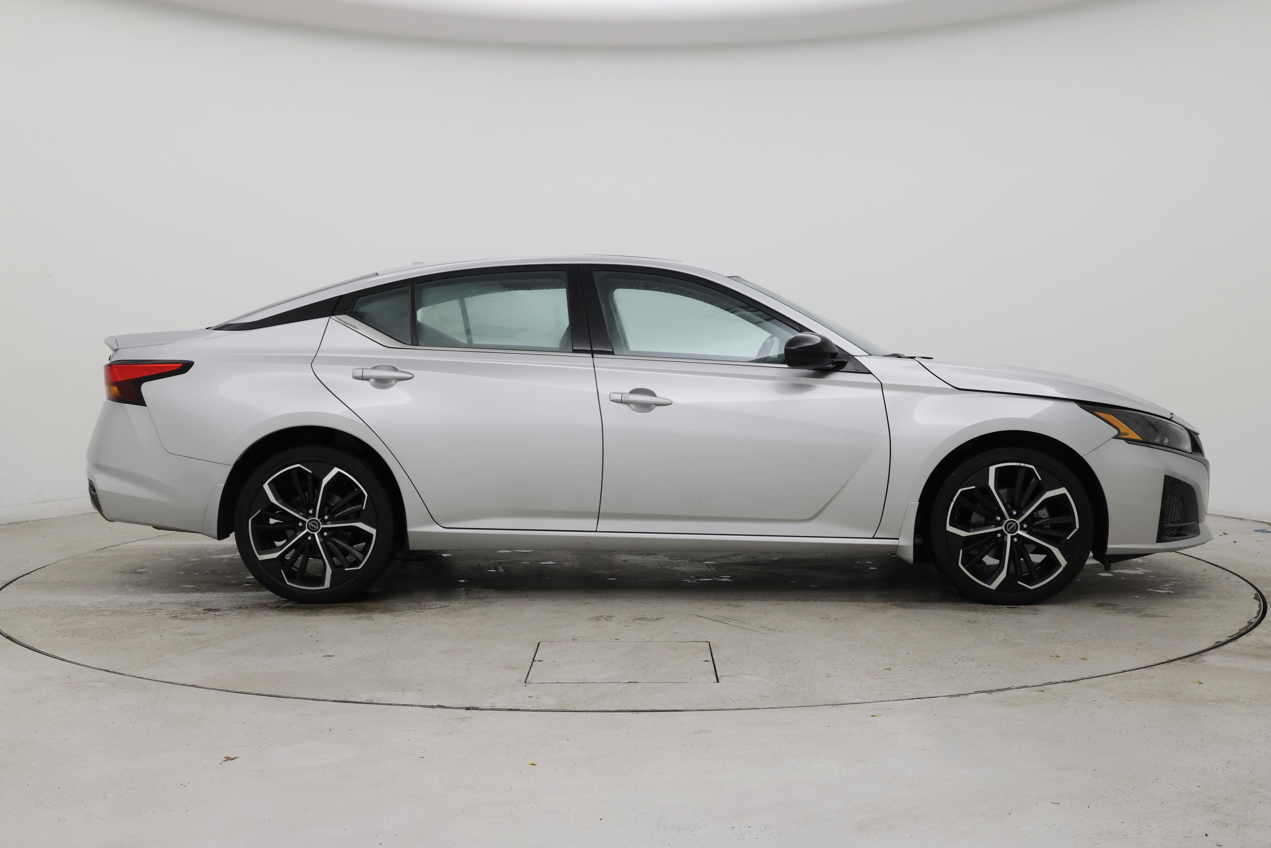 Thumbnail: 2023 Nissan Altima - 7