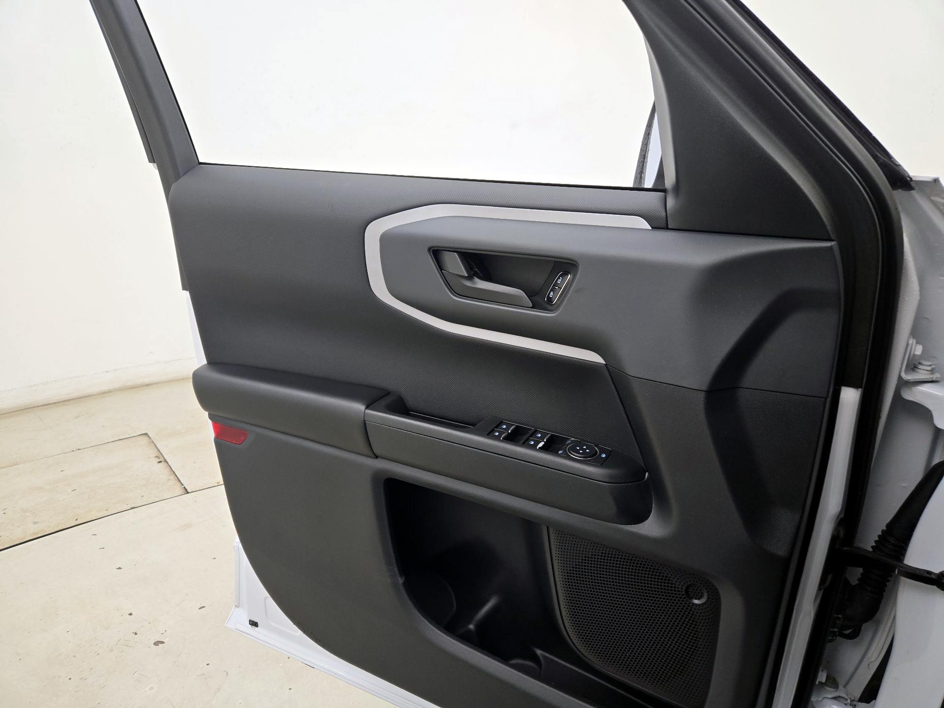 Thumbnail: 2021 Ford Bronco Sport - 12