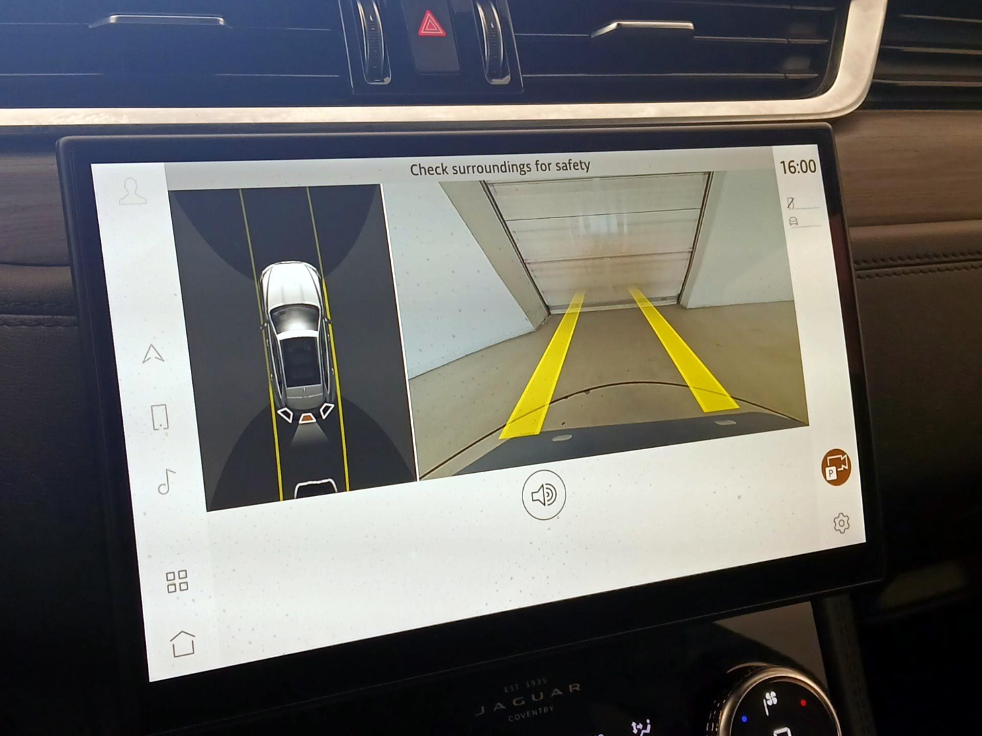 Thumbnail: 2022 Jaguar F-Pace - 15