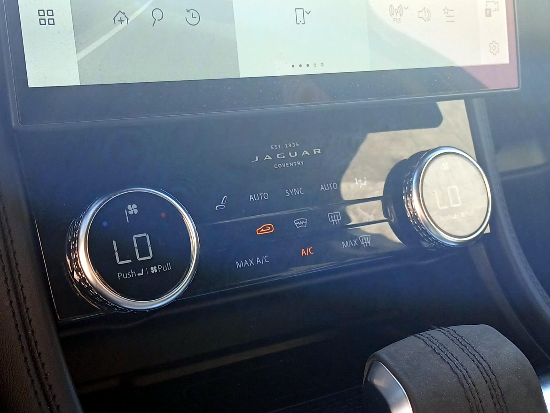 Thumbnail: 2022 Jaguar F-Pace - 17