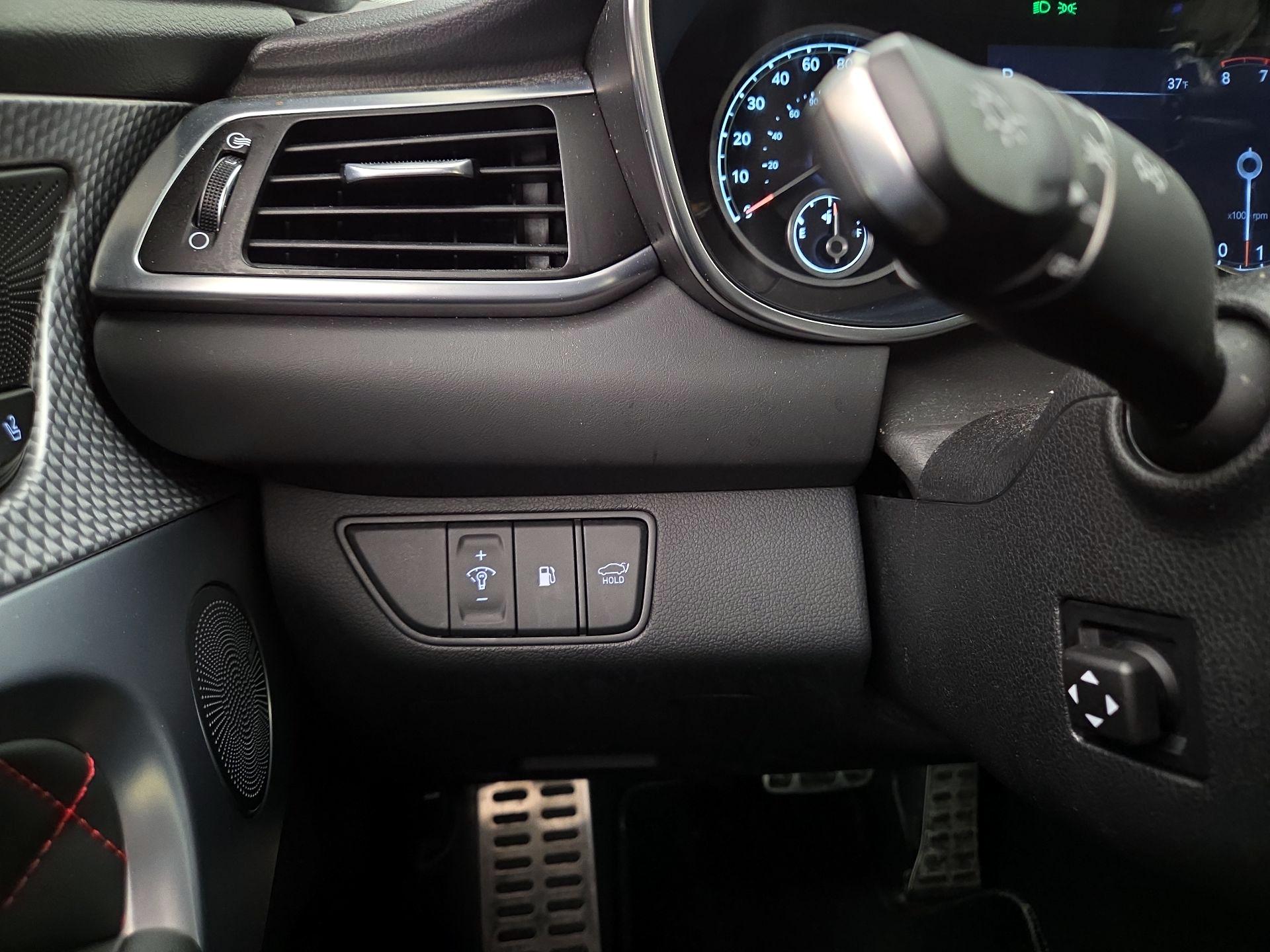 Thumbnail: 2023 Genesis G70 - 13