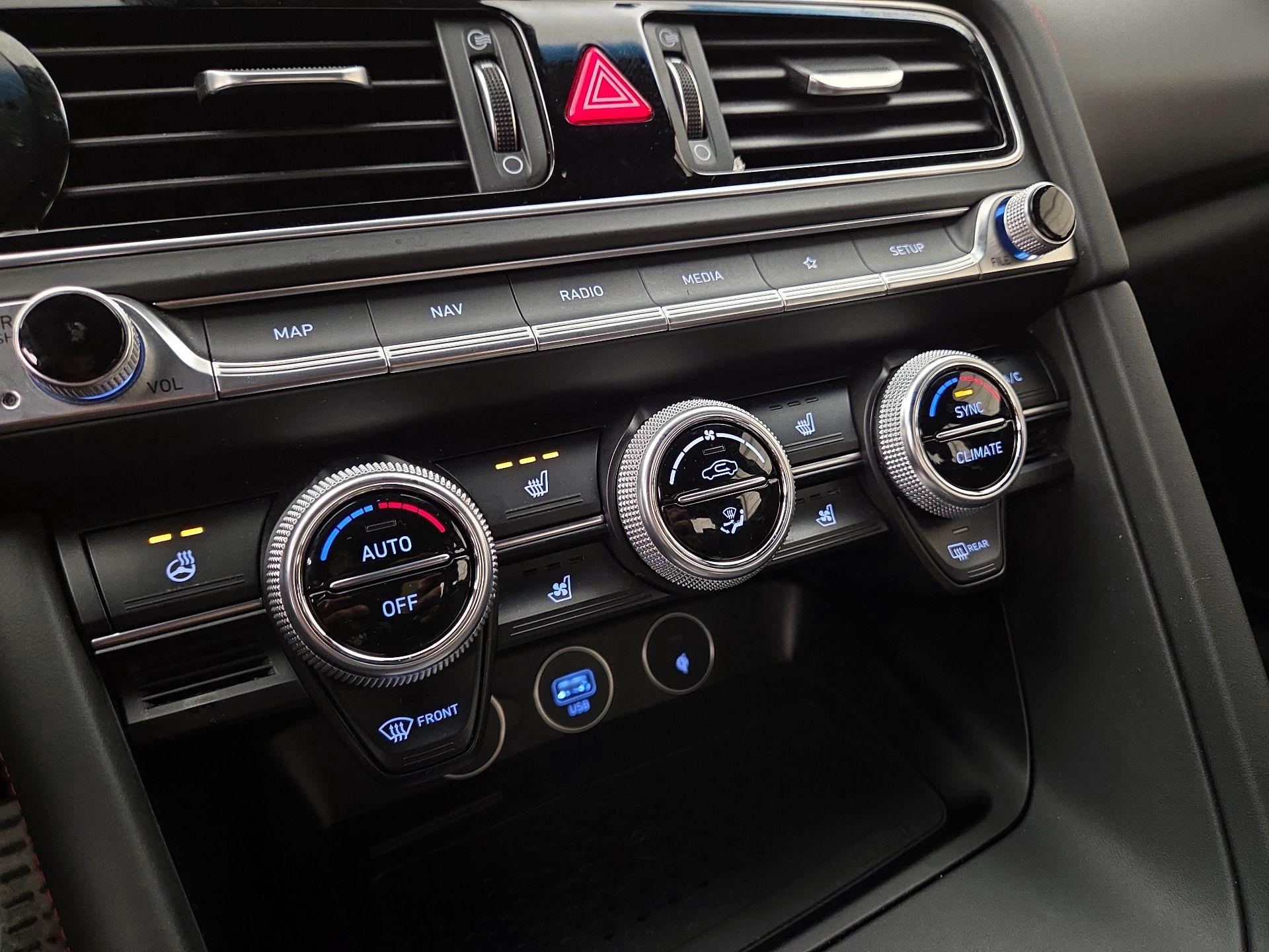 Thumbnail: 2023 Genesis G70 - 17