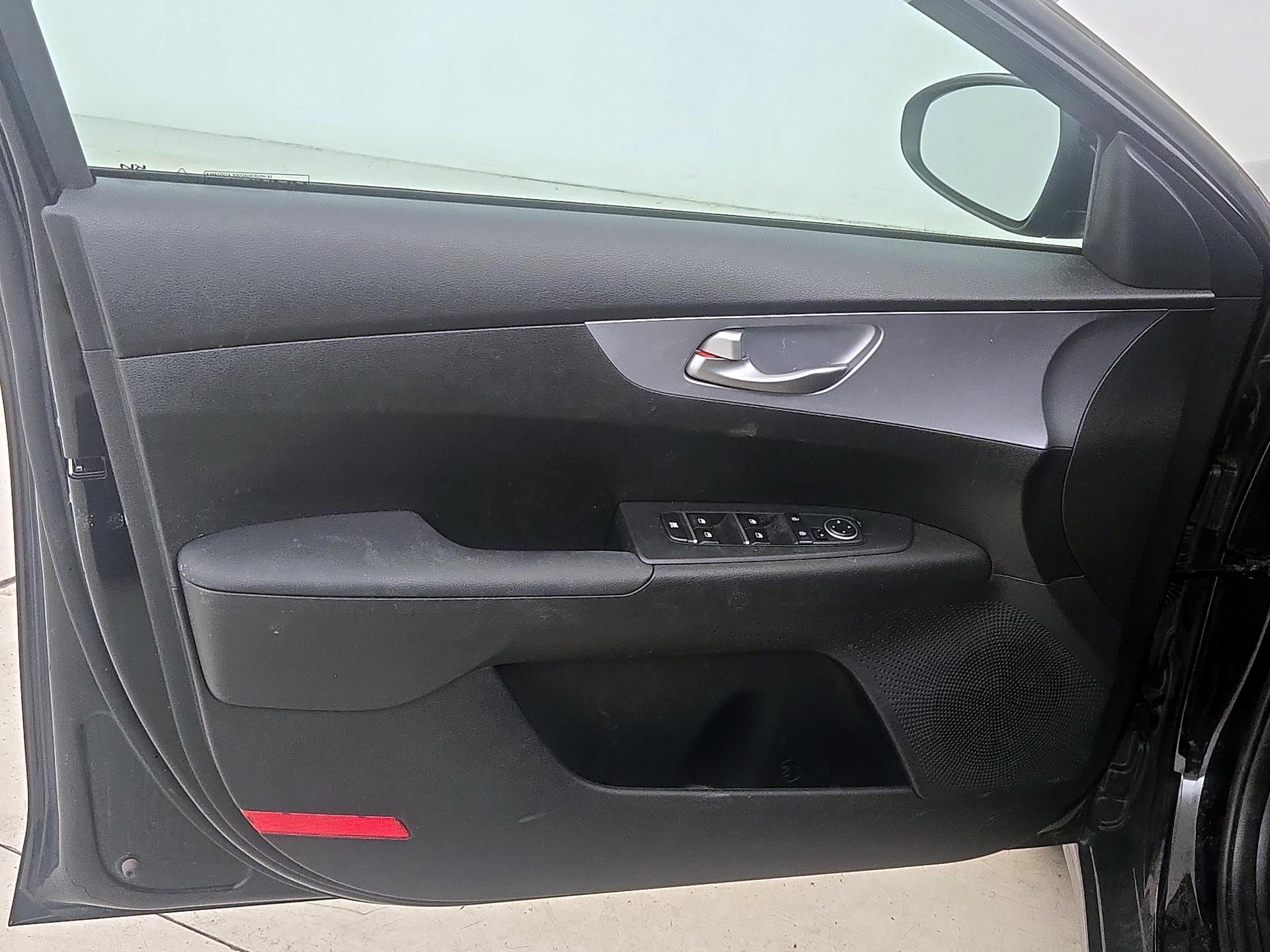 Thumbnail: 2023 Kia Forte - 12