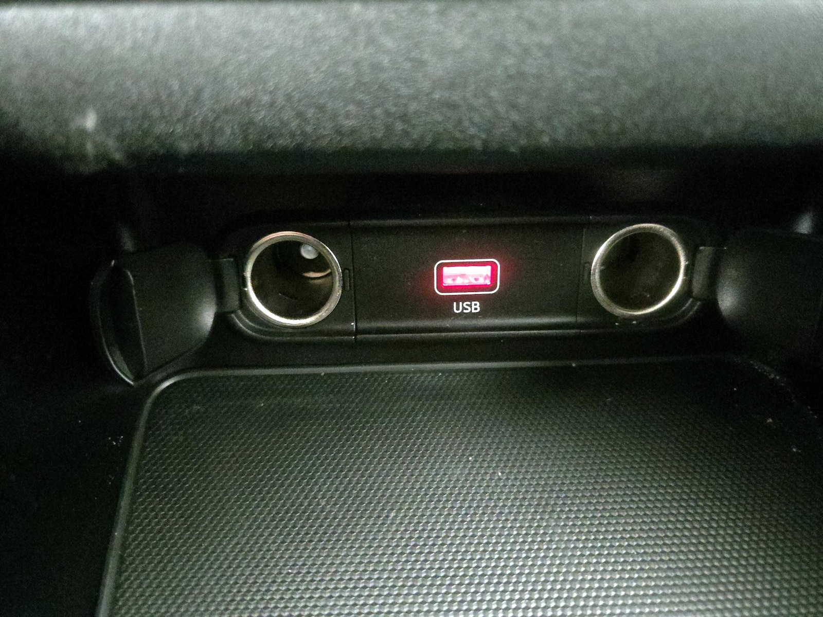 2023 Kia Forte LXS - Photo 19