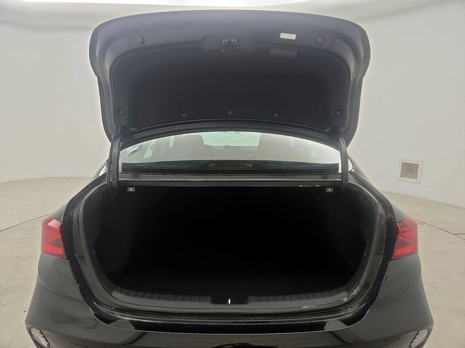 2023 Kia Forte LXS - Photo 20