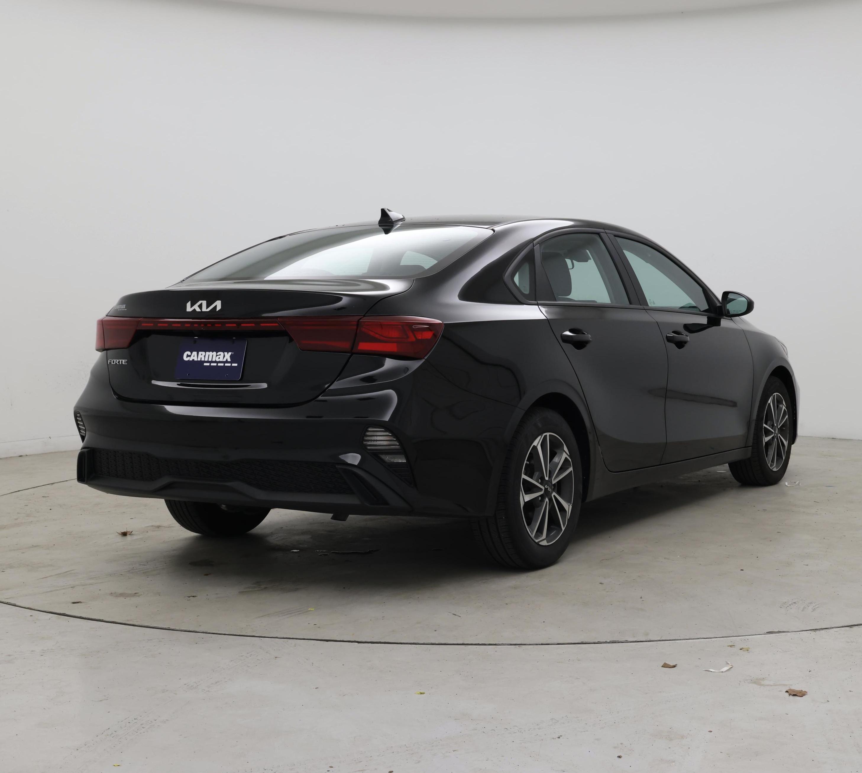 Thumbnail: 2023 Kia Forte - 8