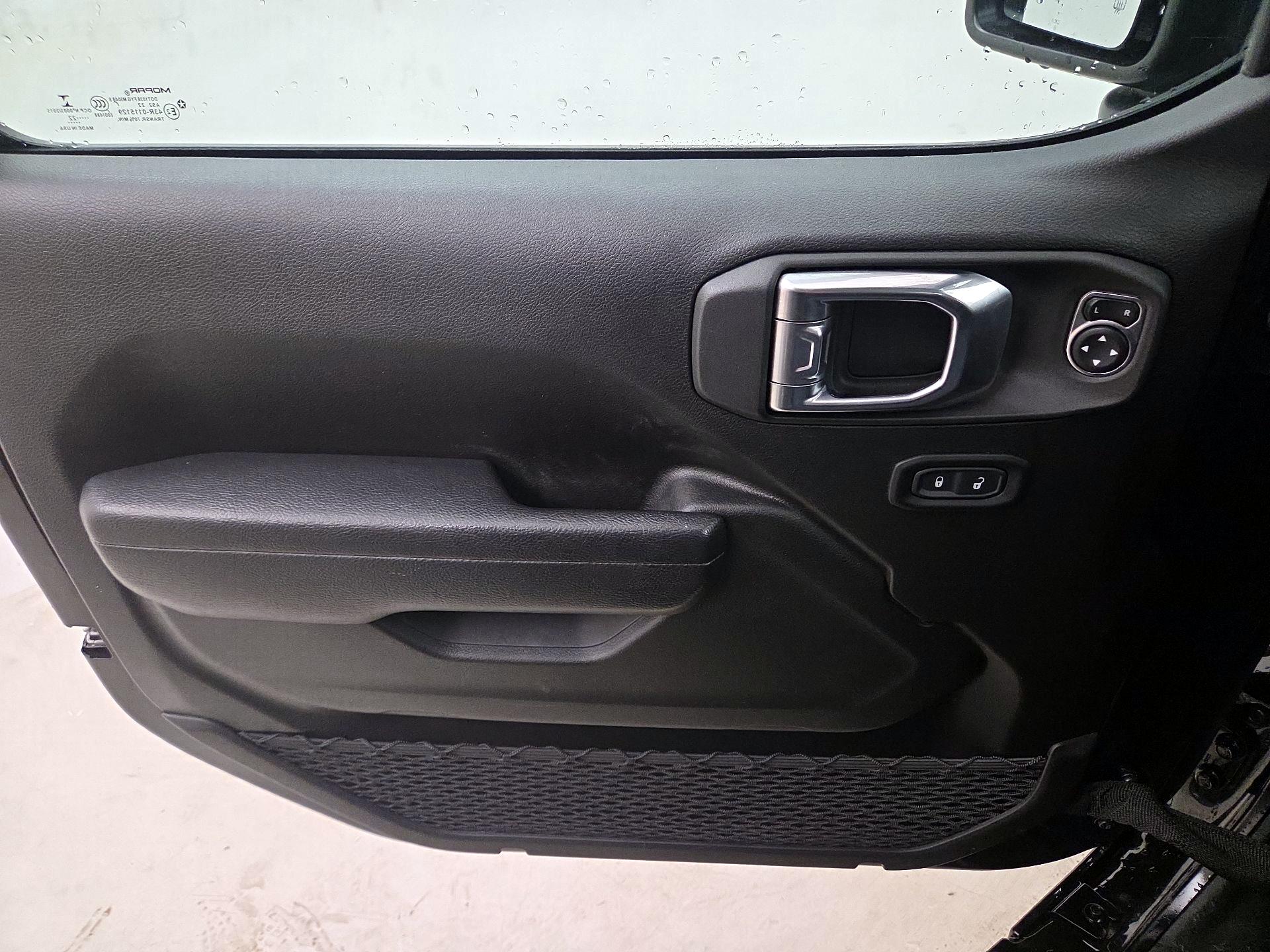 Thumbnail: 2022 Jeep Gladiator - 12