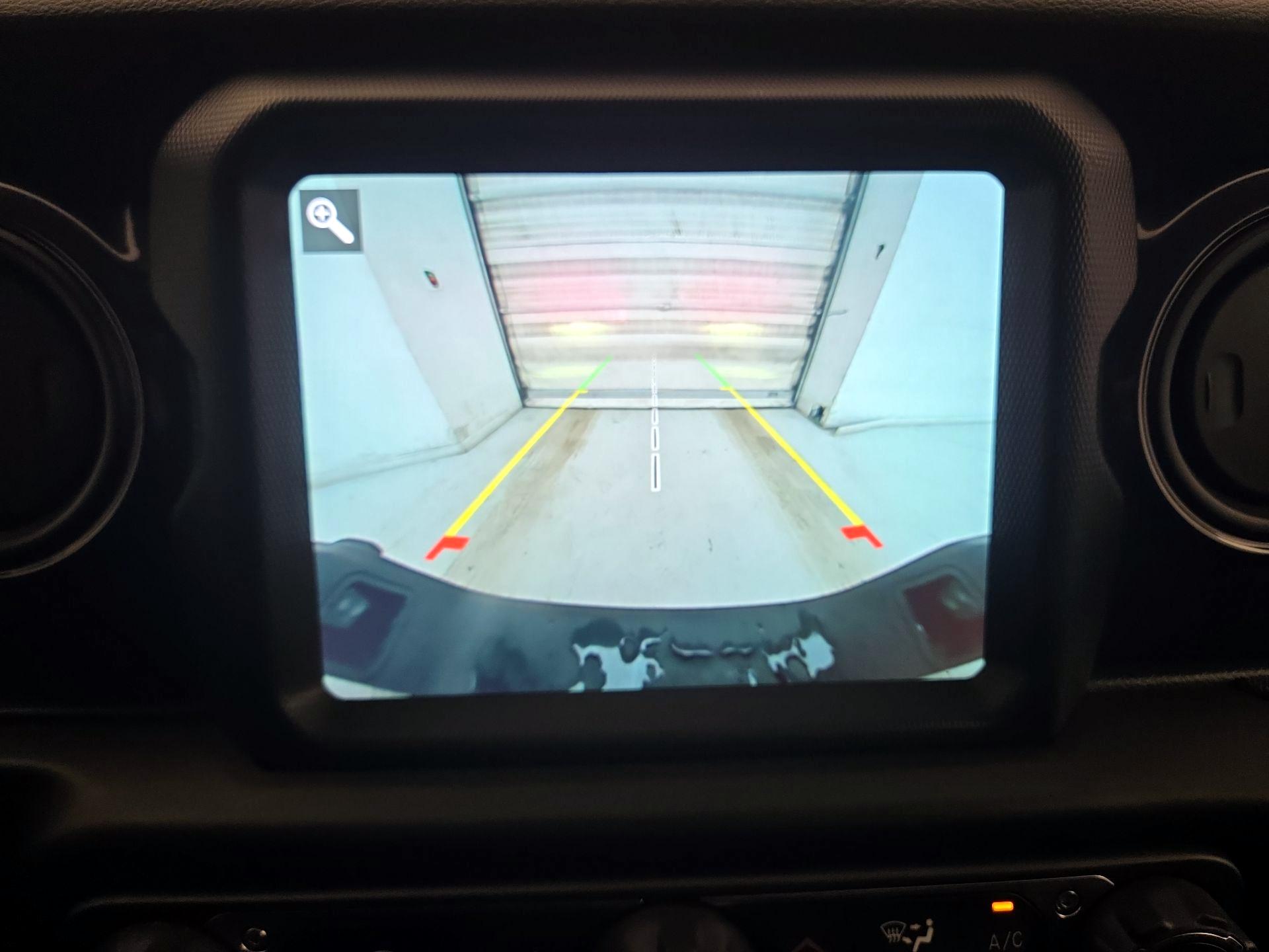 Thumbnail: 2022 Jeep Gladiator - 15