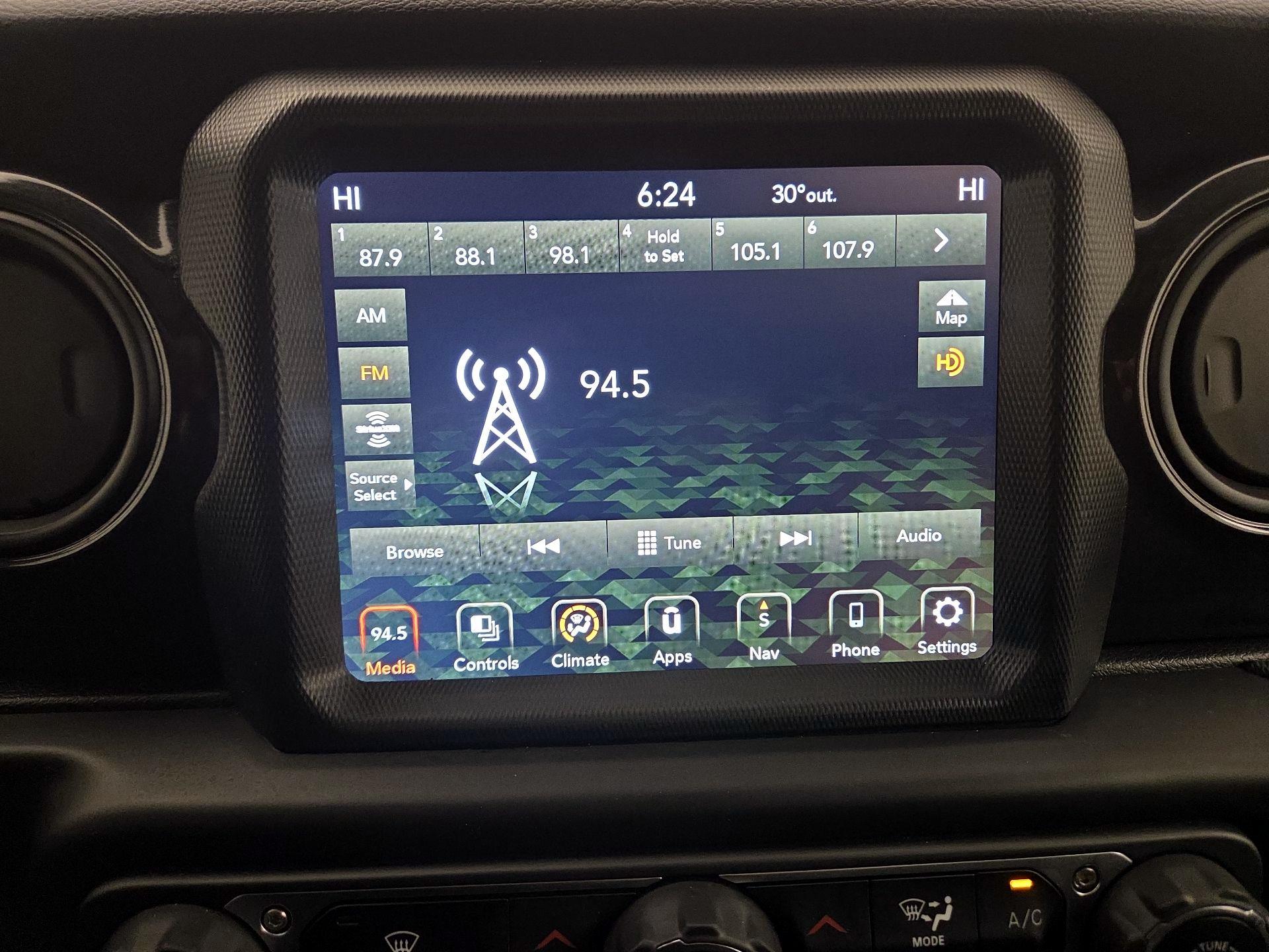 Thumbnail: 2022 Jeep Gladiator - 16