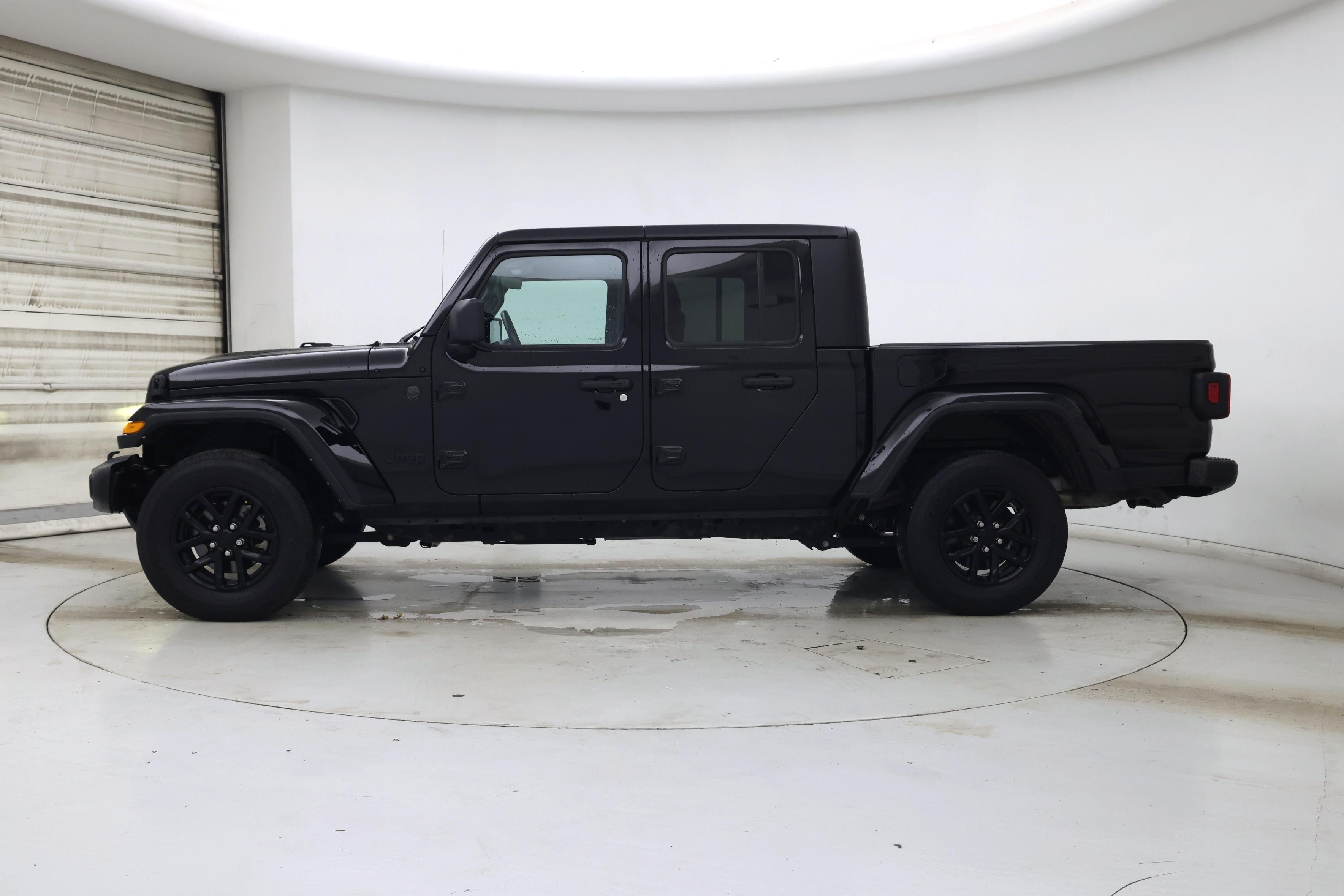 Thumbnail: 2022 Jeep Gladiator - 3