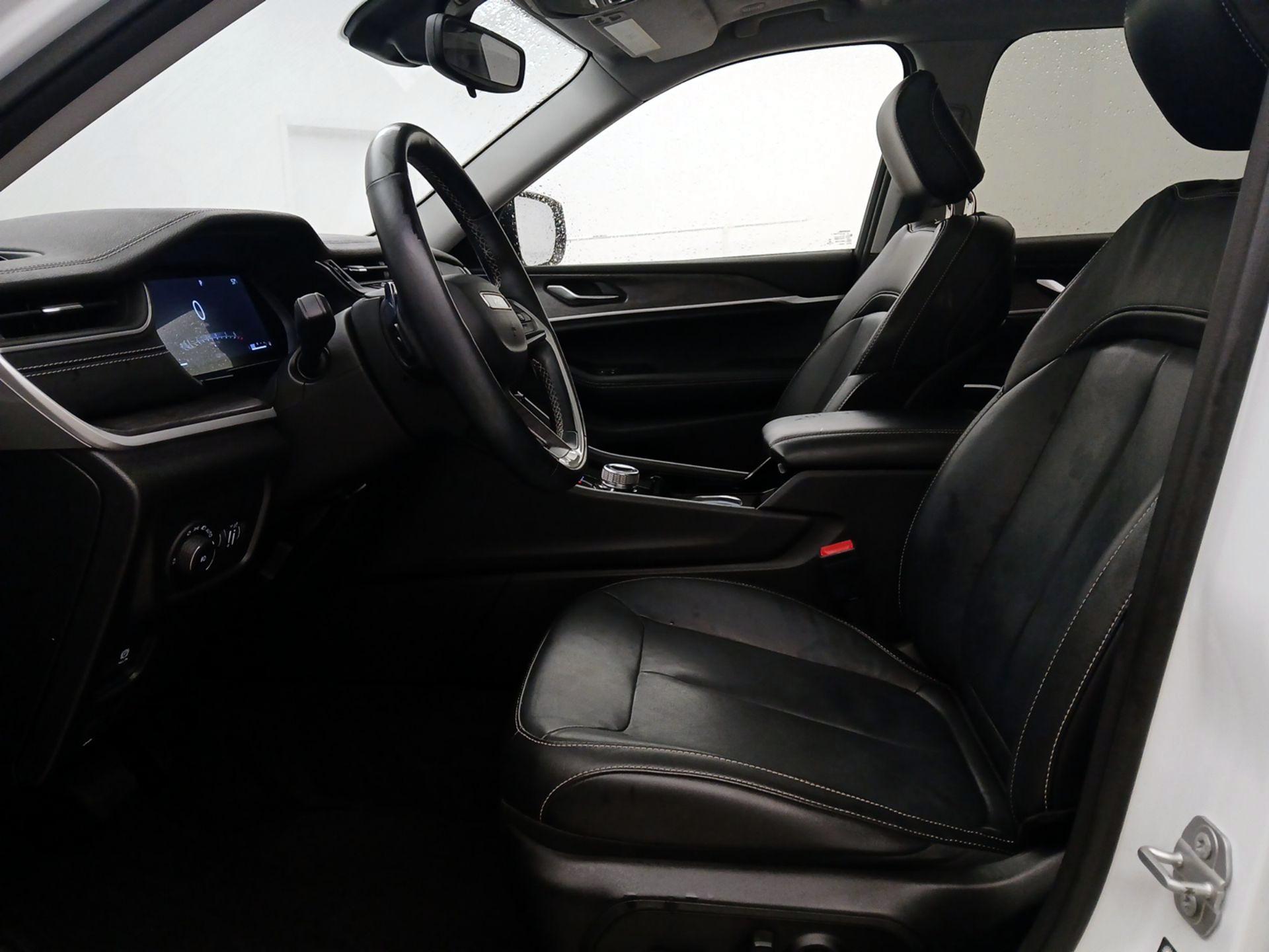 Thumbnail: 2021 Jeep Grand Cherokee L - 11