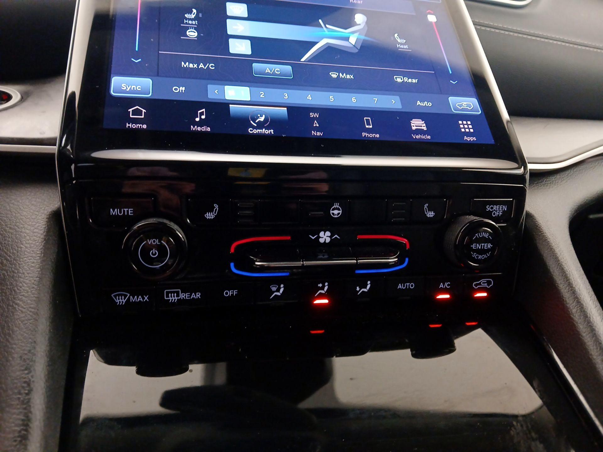 Thumbnail: 2021 Jeep Grand Cherokee L - 16