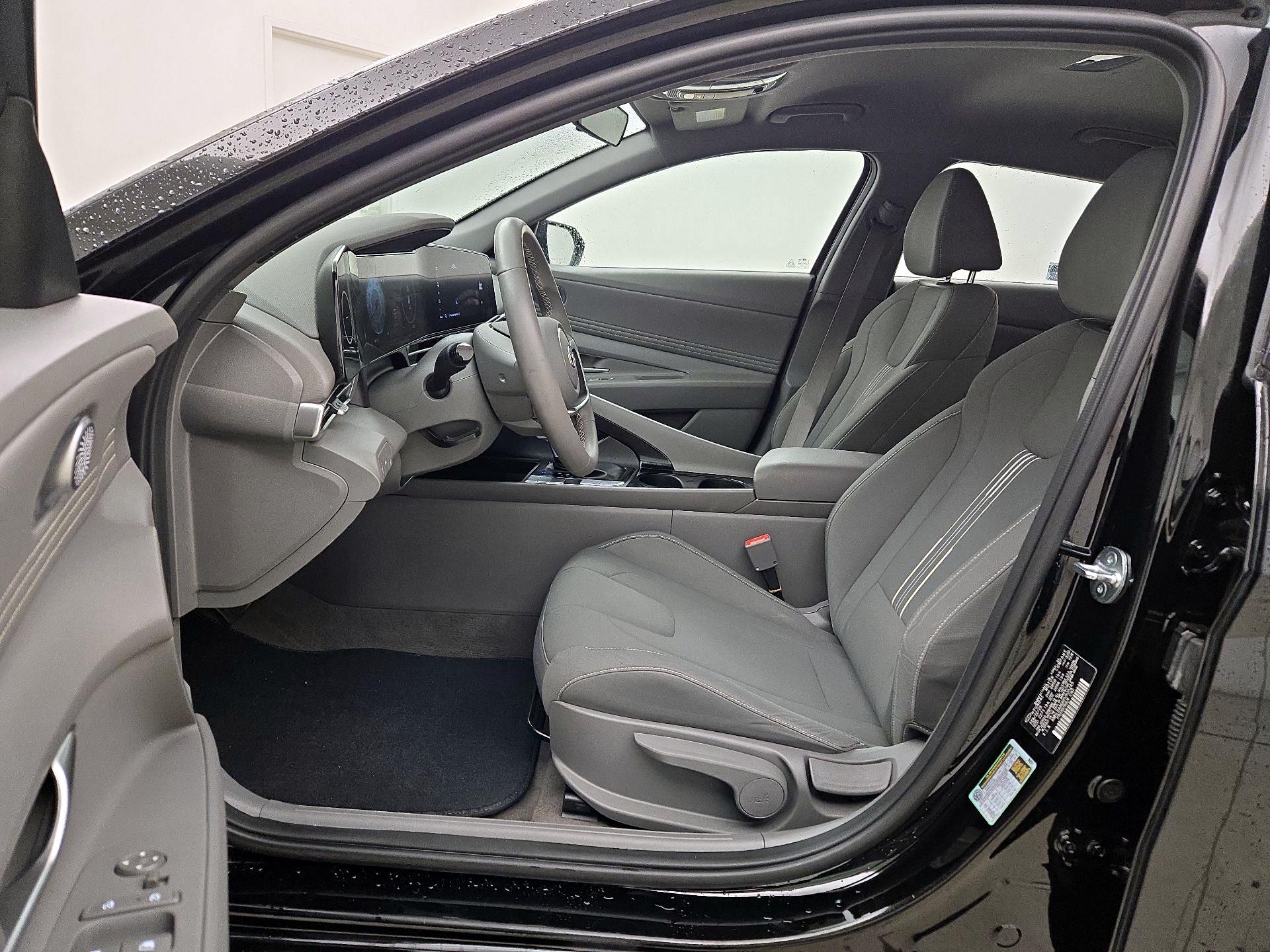 Thumbnail: 2023 Hyundai Elantra - 11
