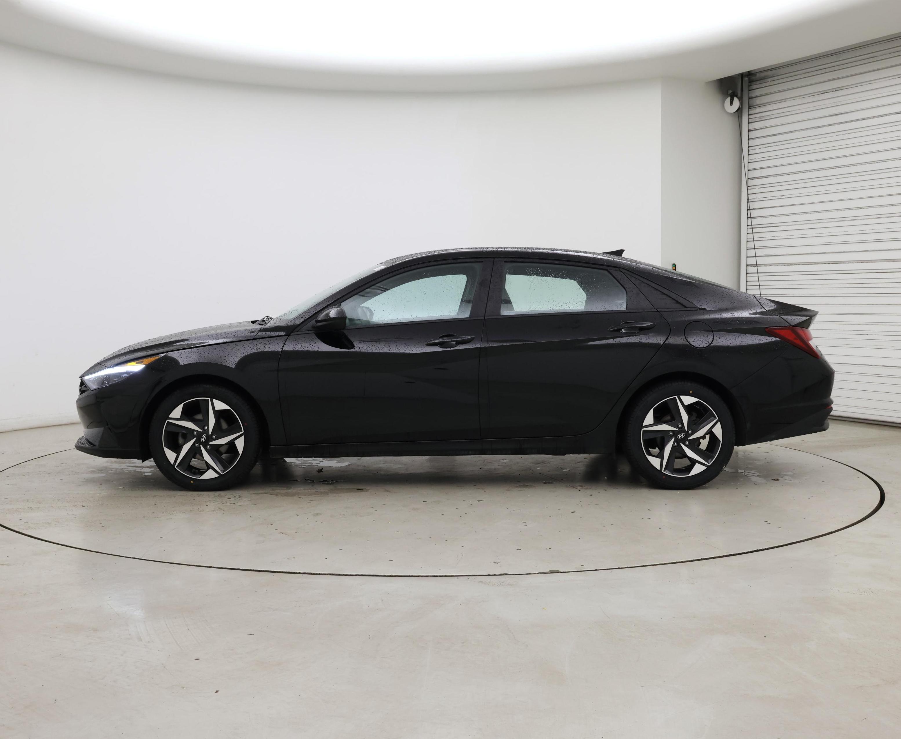 Thumbnail: 2023 Hyundai Elantra - 3