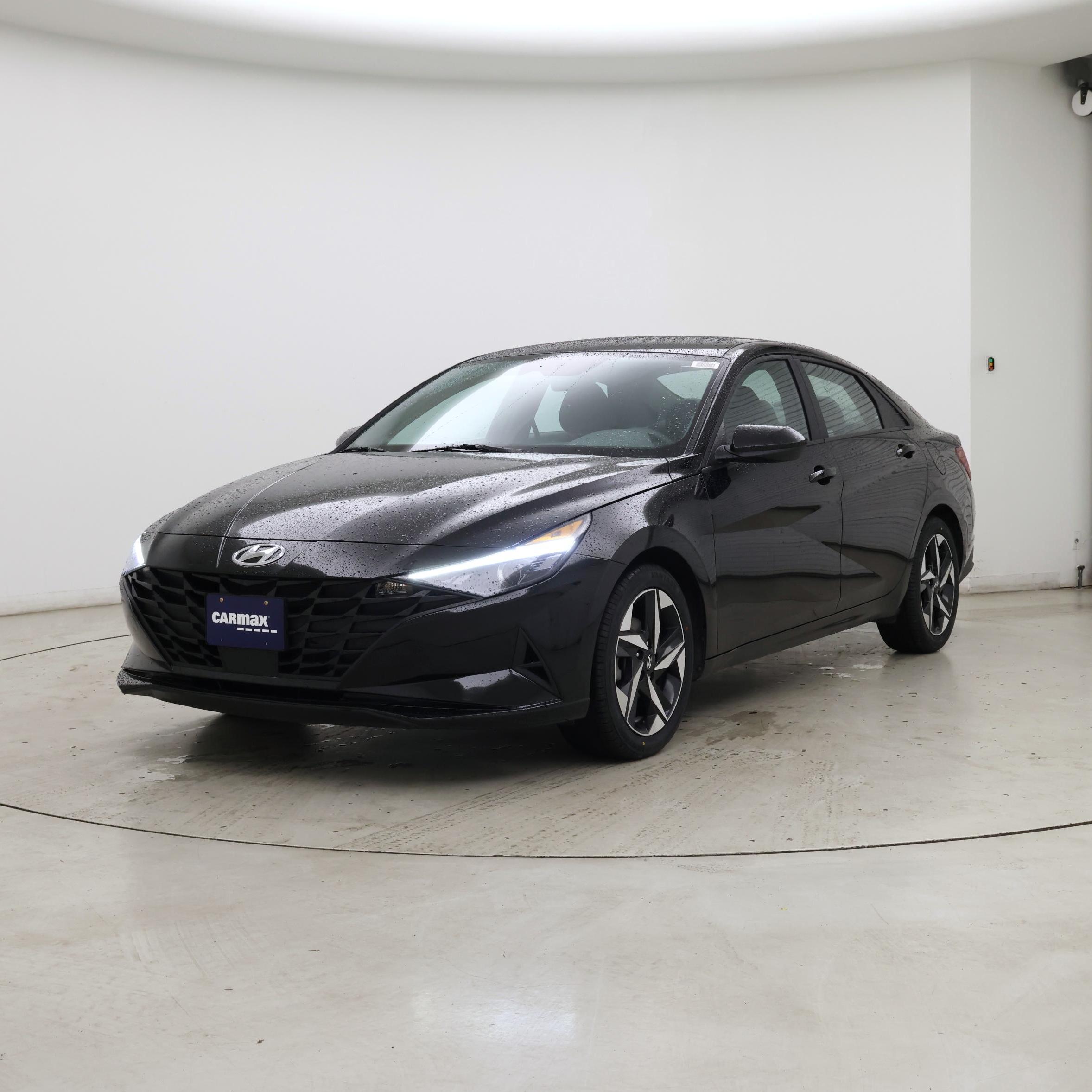 Thumbnail: 2023 Hyundai Elantra - 4