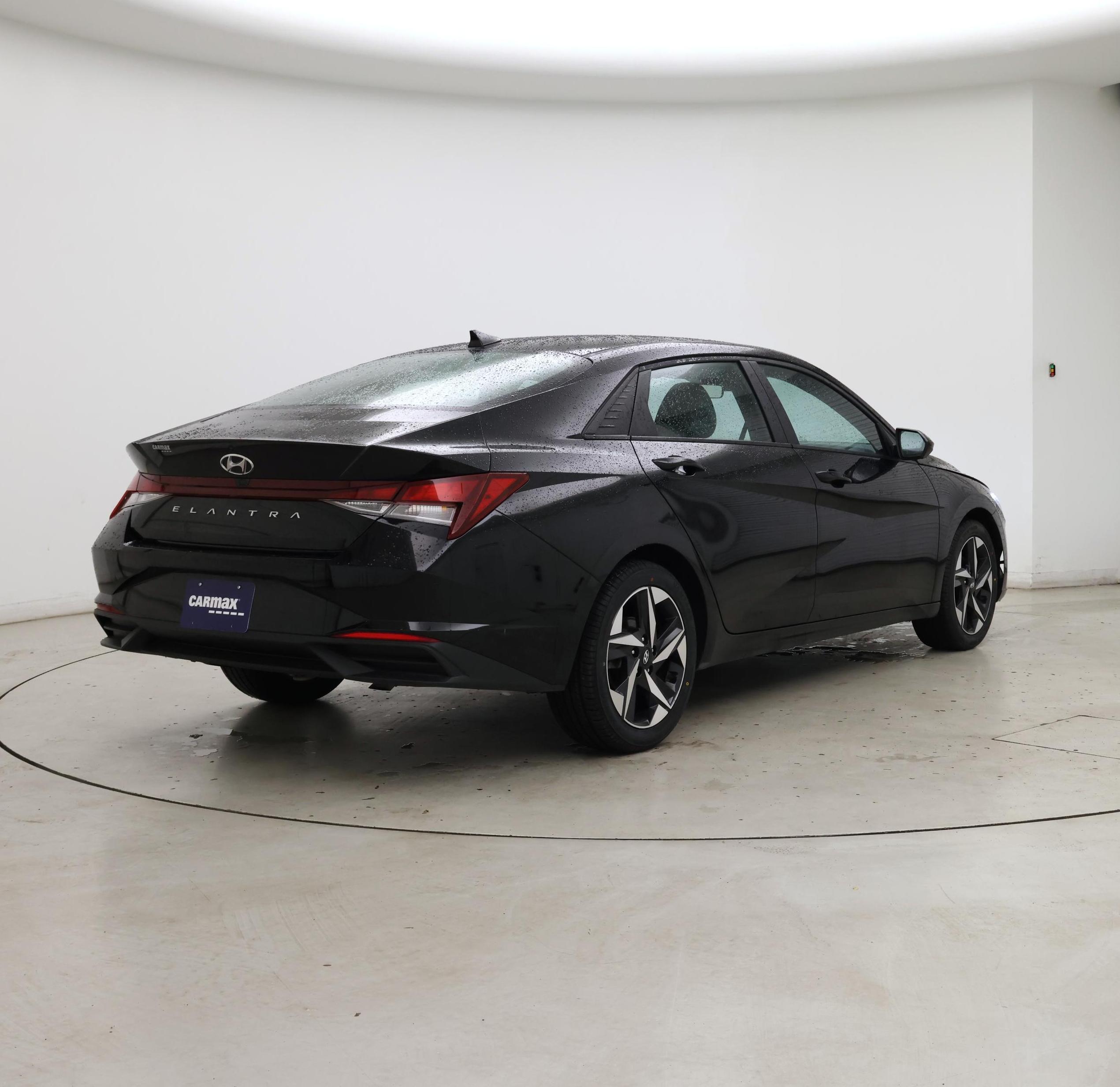 Thumbnail: 2023 Hyundai Elantra - 8