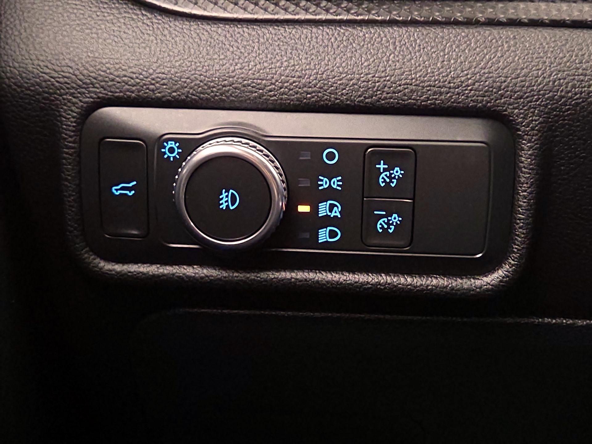 Thumbnail: 2022 Ford Explorer - 13