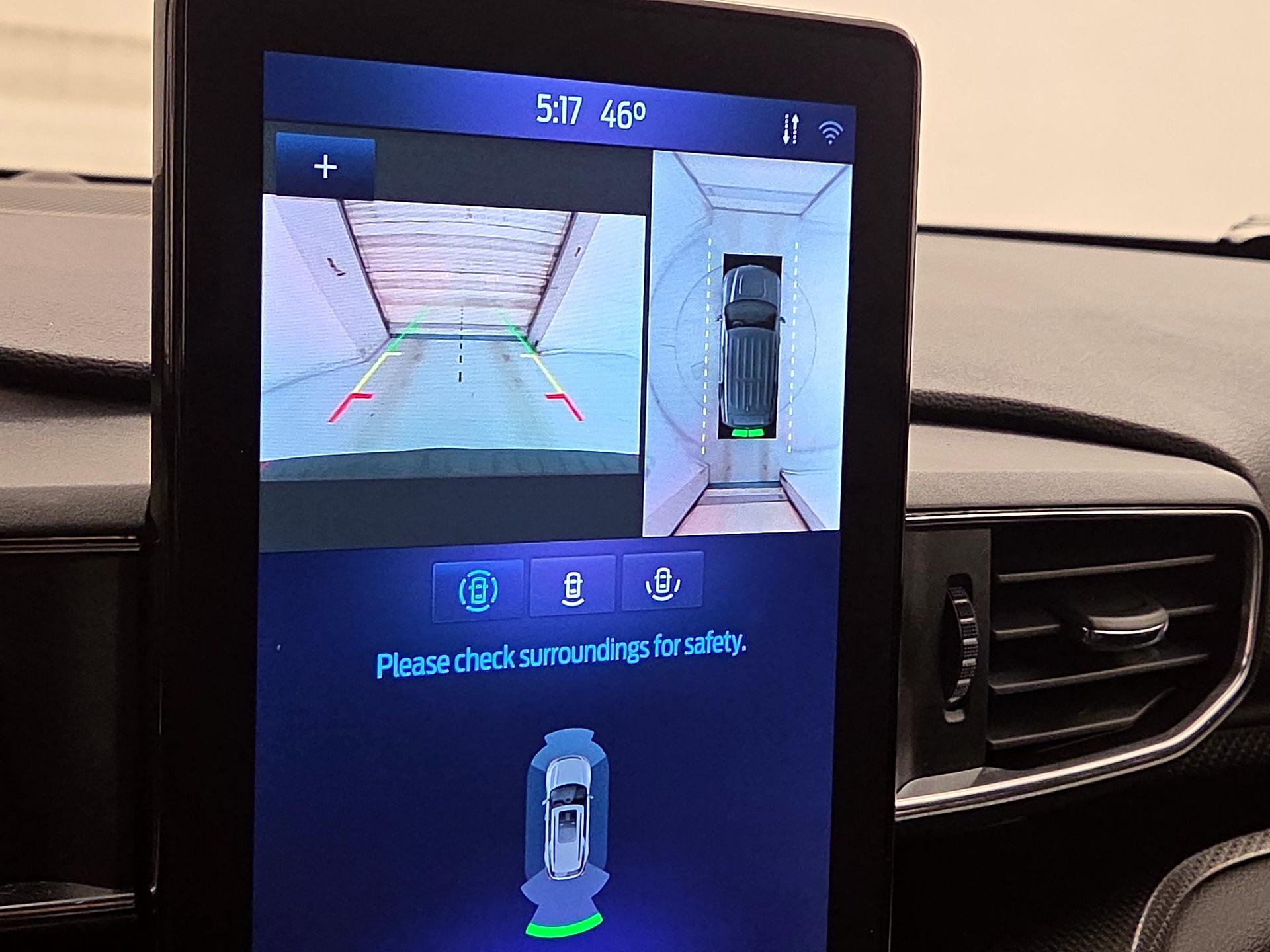 Thumbnail: 2022 Ford Explorer - 15