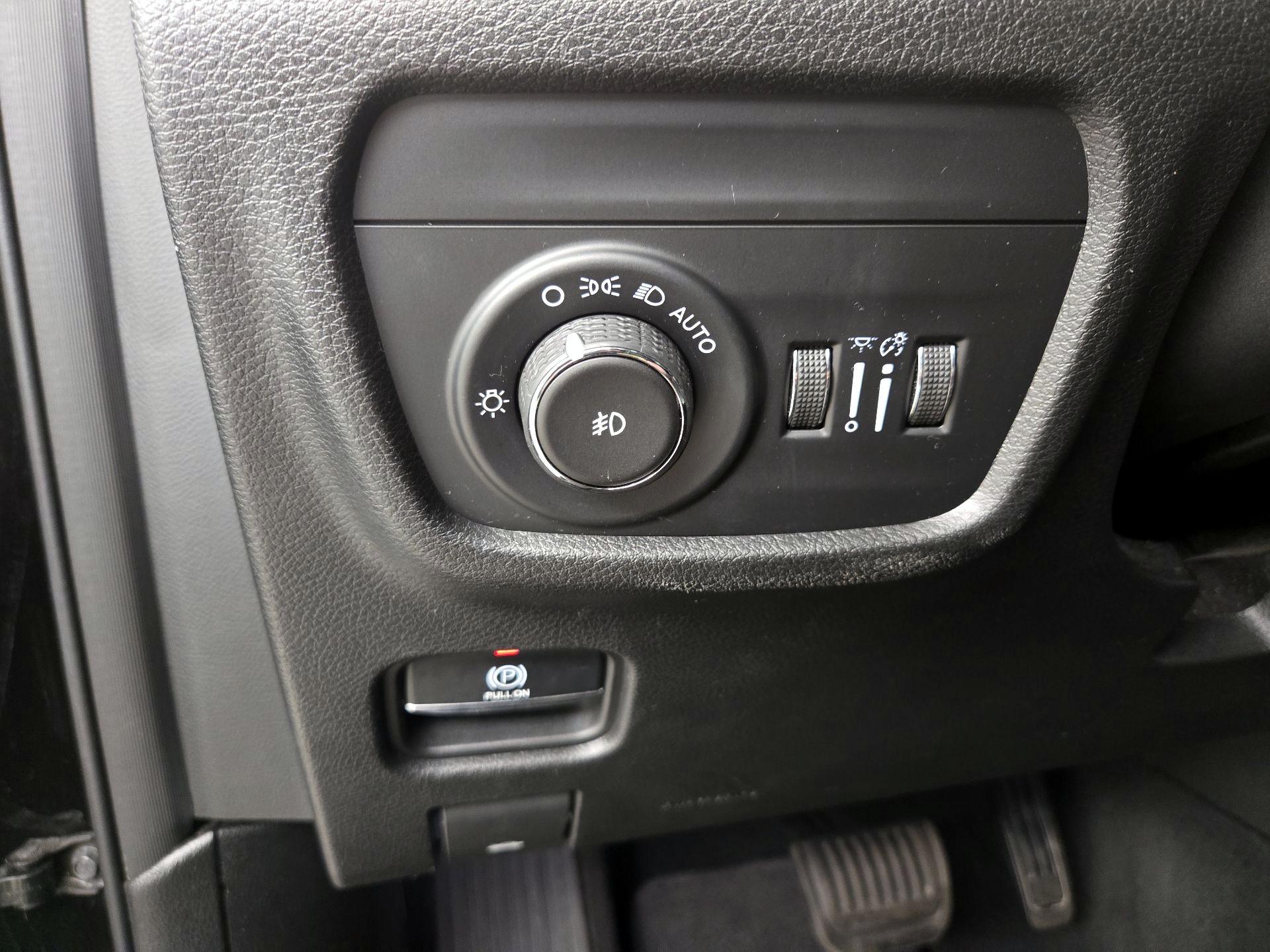 Thumbnail: 2022 Jeep Grand Cherokee - 13