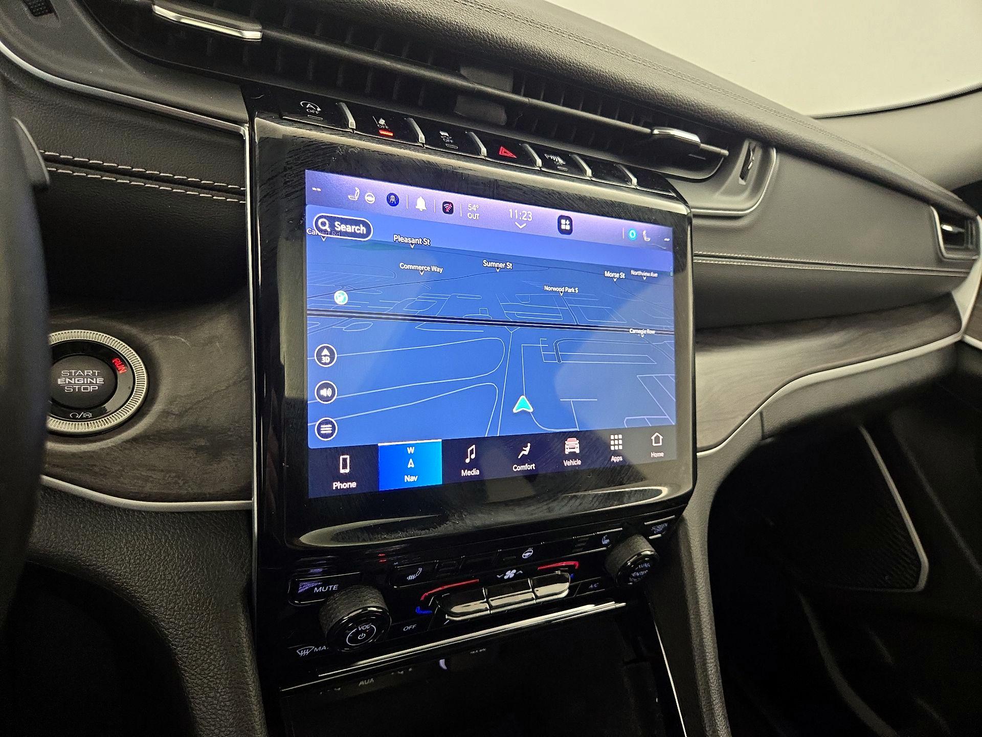 Thumbnail: 2022 Jeep Grand Cherokee - 14