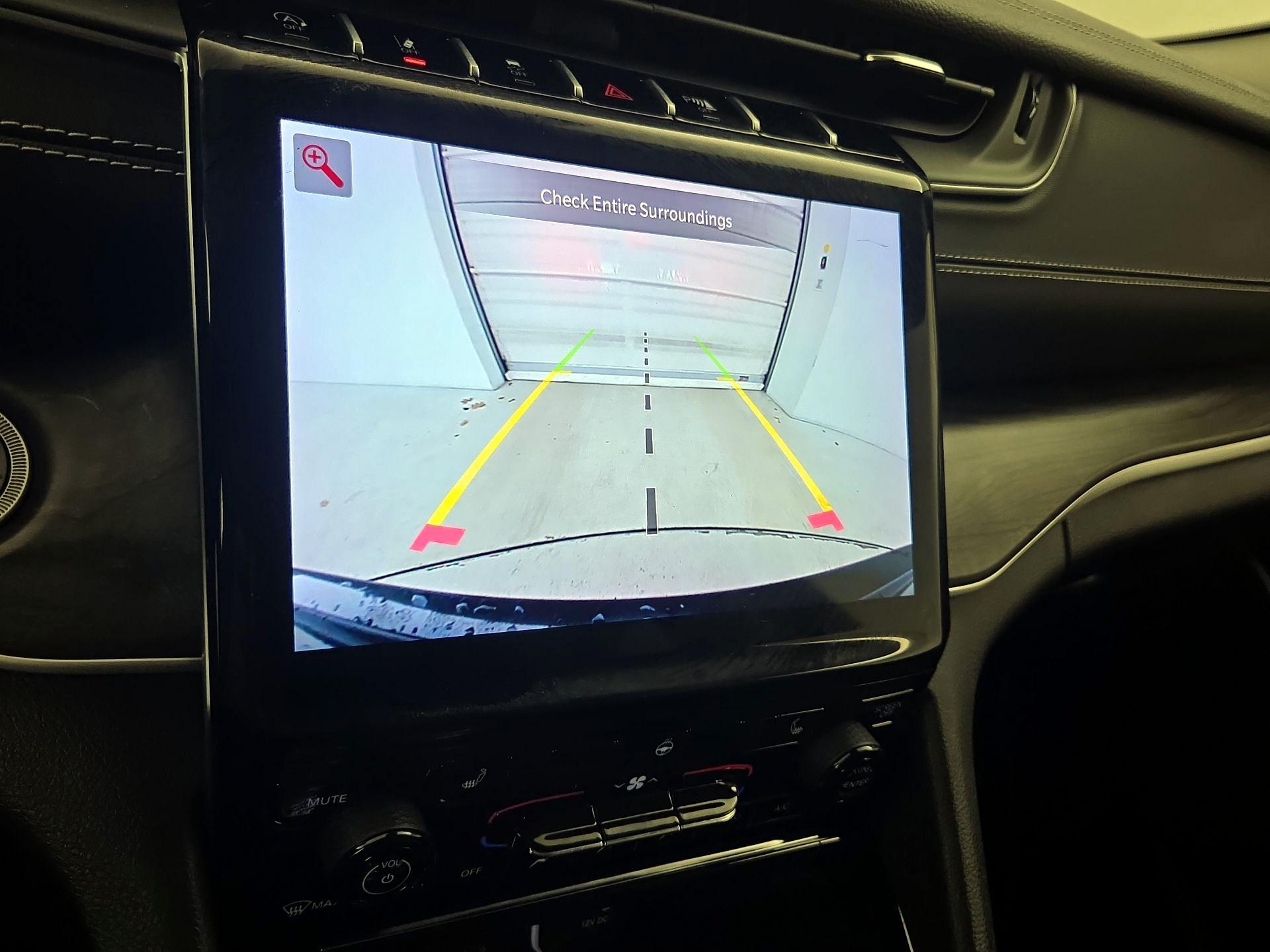 Thumbnail: 2022 Jeep Grand Cherokee - 15