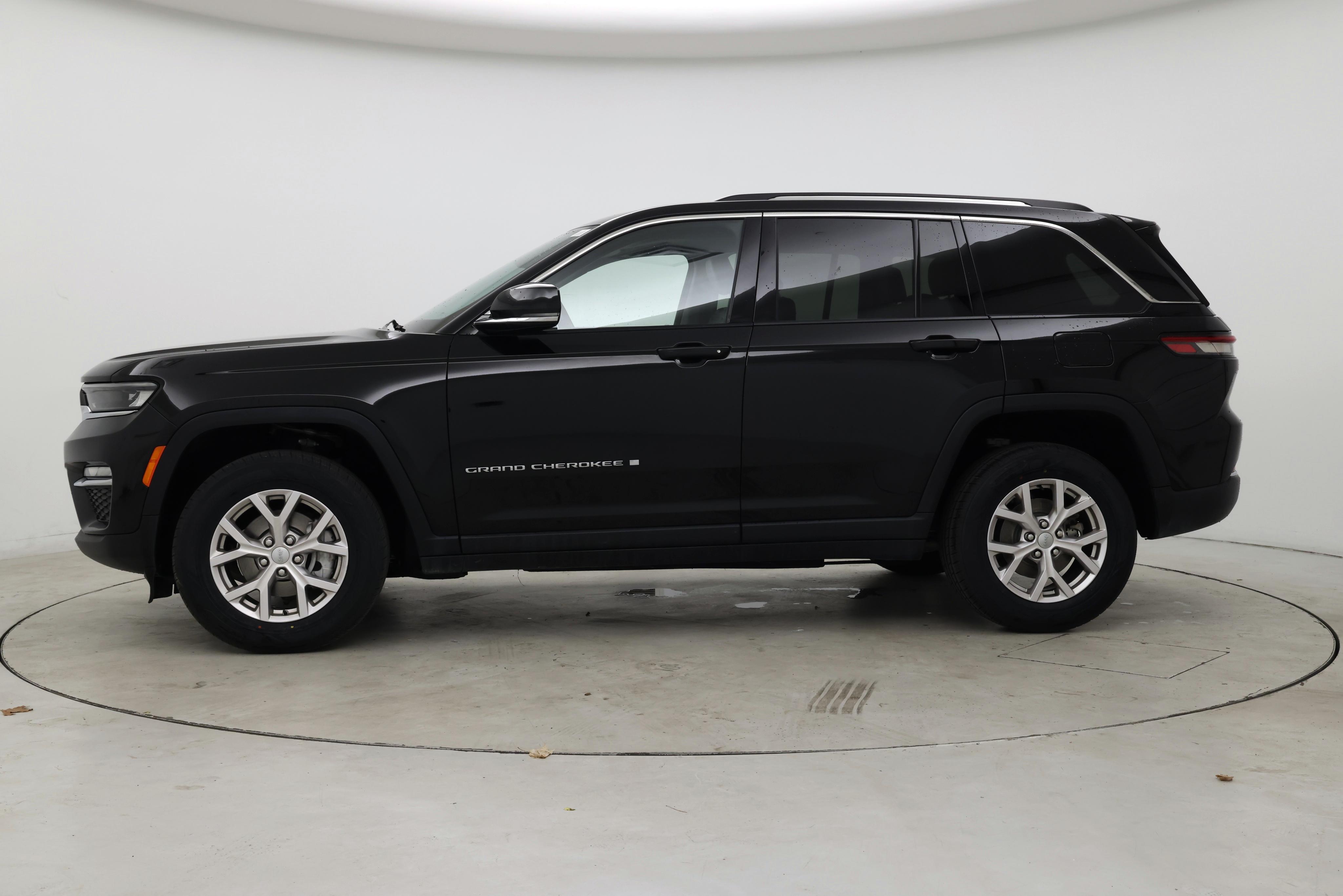 Thumbnail: 2022 Jeep Grand Cherokee - 3