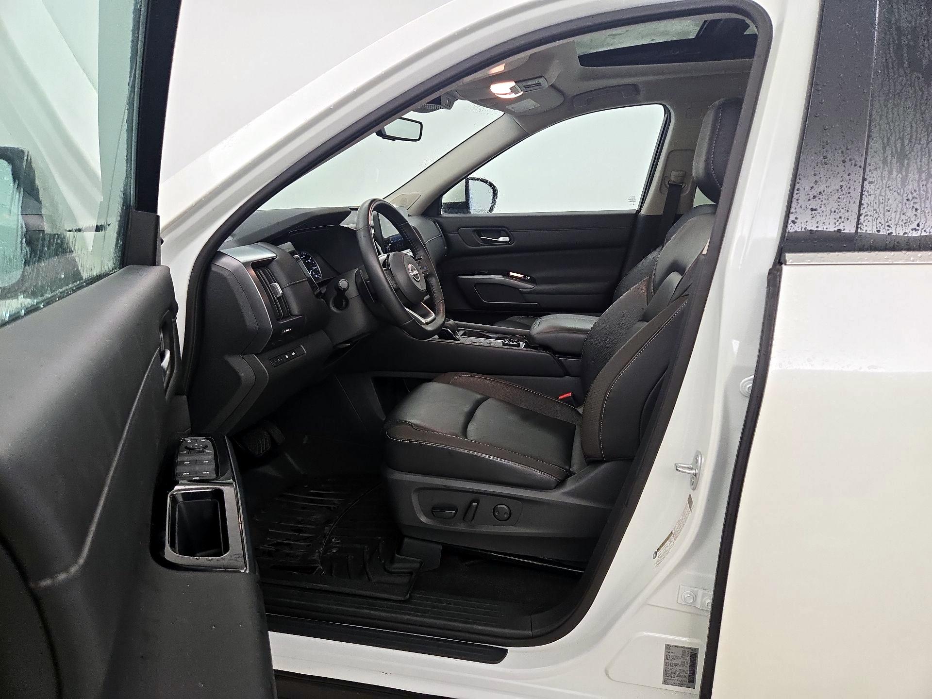 Thumbnail: 2023 Nissan Pathfinder - 11