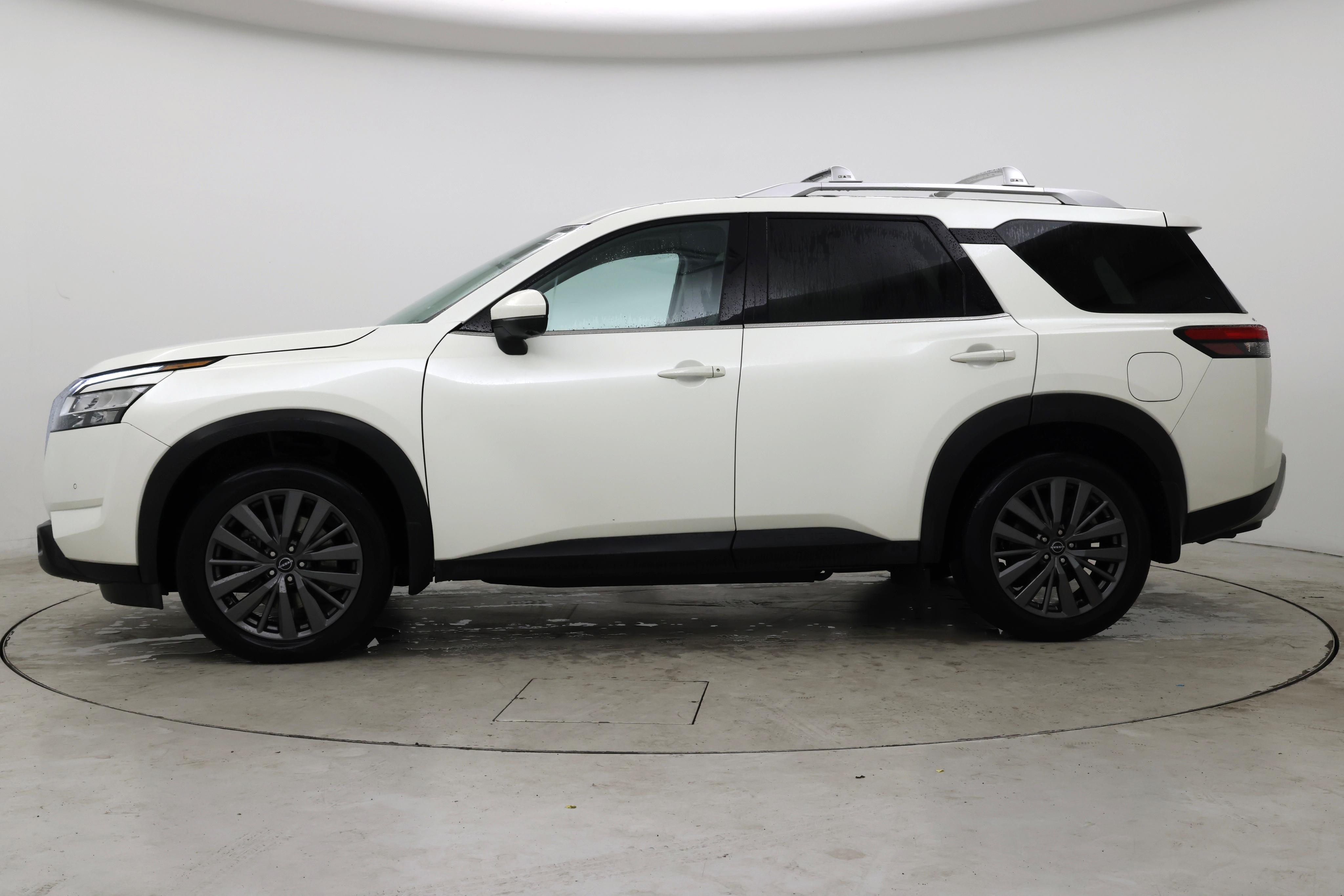 Thumbnail: 2023 Nissan Pathfinder - 3